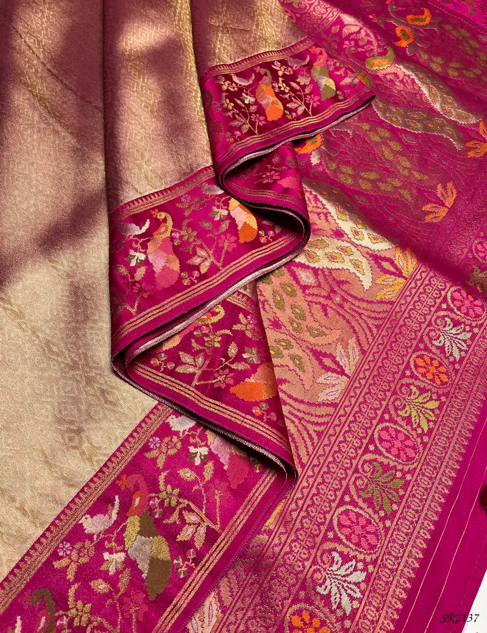 Peach & Pink- Paithani Saree Pallu View