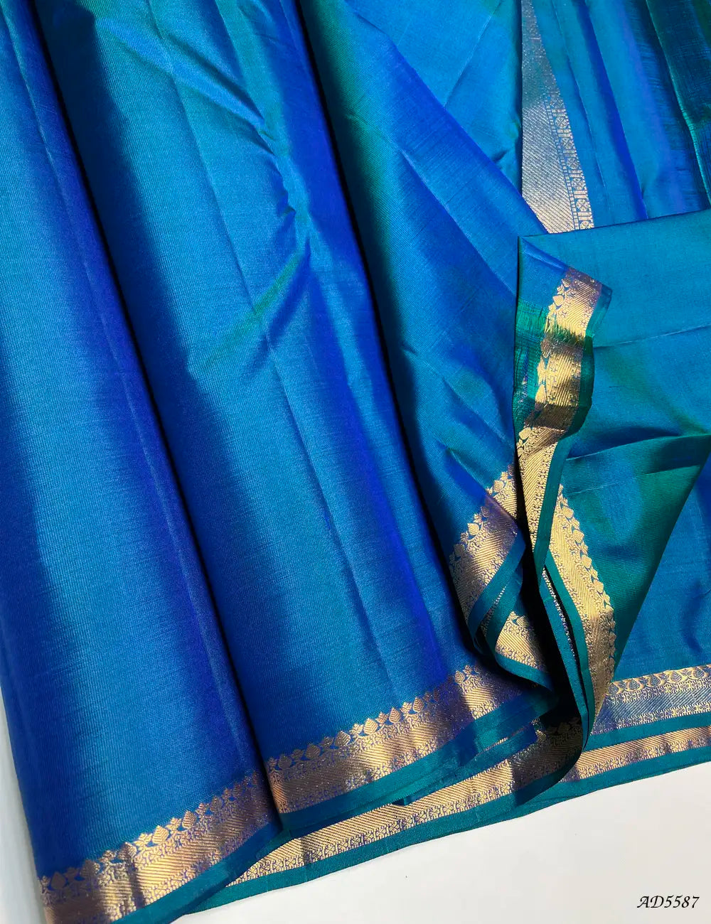 Peacock Blue - Plain Kanchi Border Soft Silk Saree Pallu View