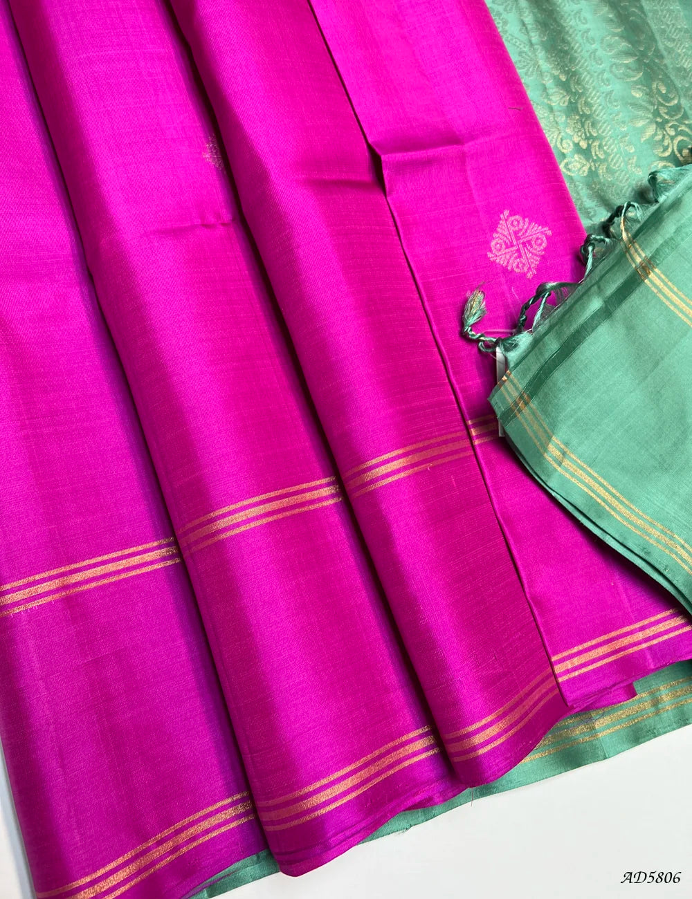 Pink & Mint Green - Soft Silk Saree Pallu View