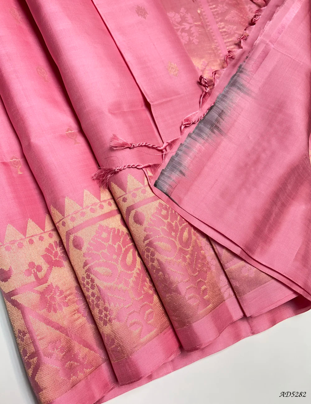 Pink - OneSide Fancy Border Soft Silk Saree Pallu View