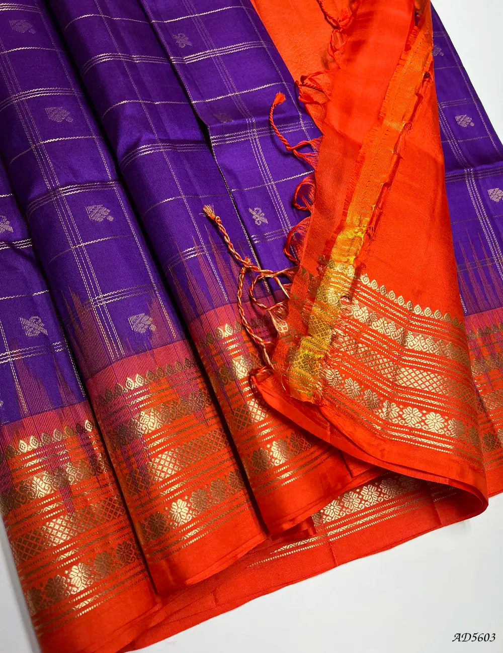 Purple & Fanta Orange - Checkerd X Kanchi Border Soft Silk Saree Pallu View
