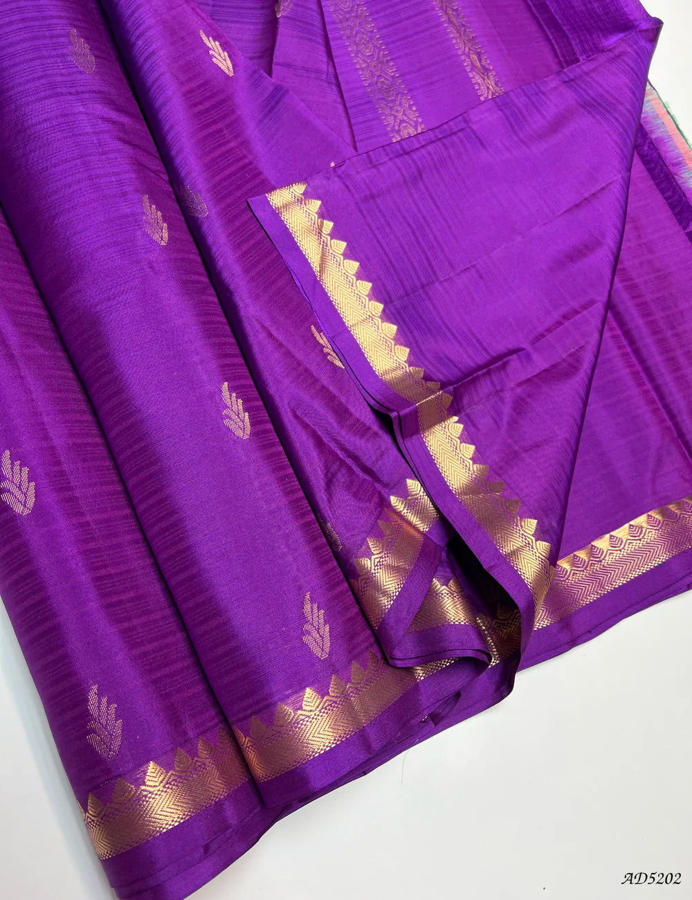 Purple - Kanchi Border Soft Silk Saree Pallu View