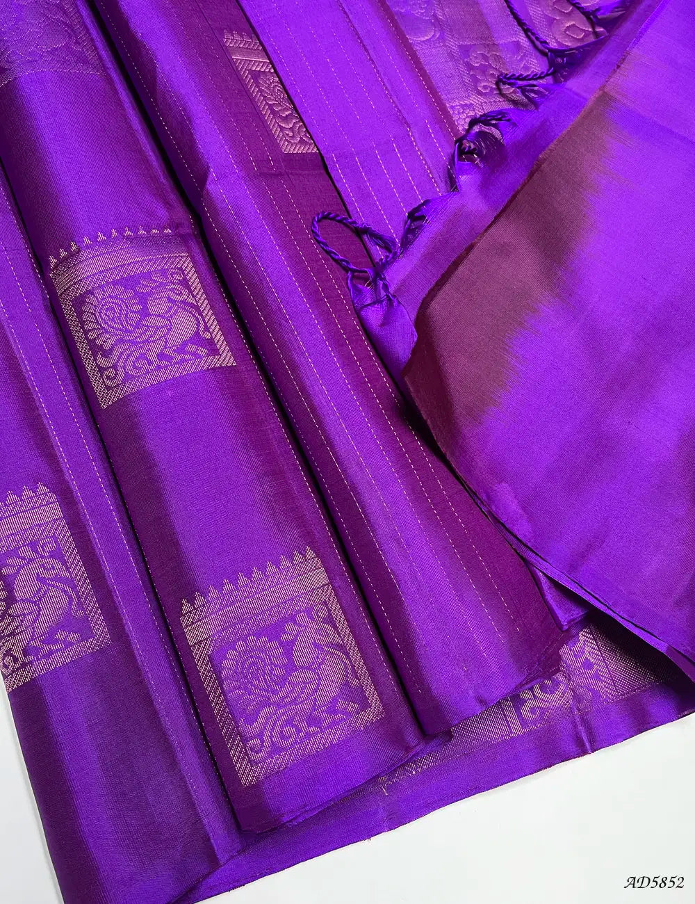 Purple - Soft Silk Saree Pallu View