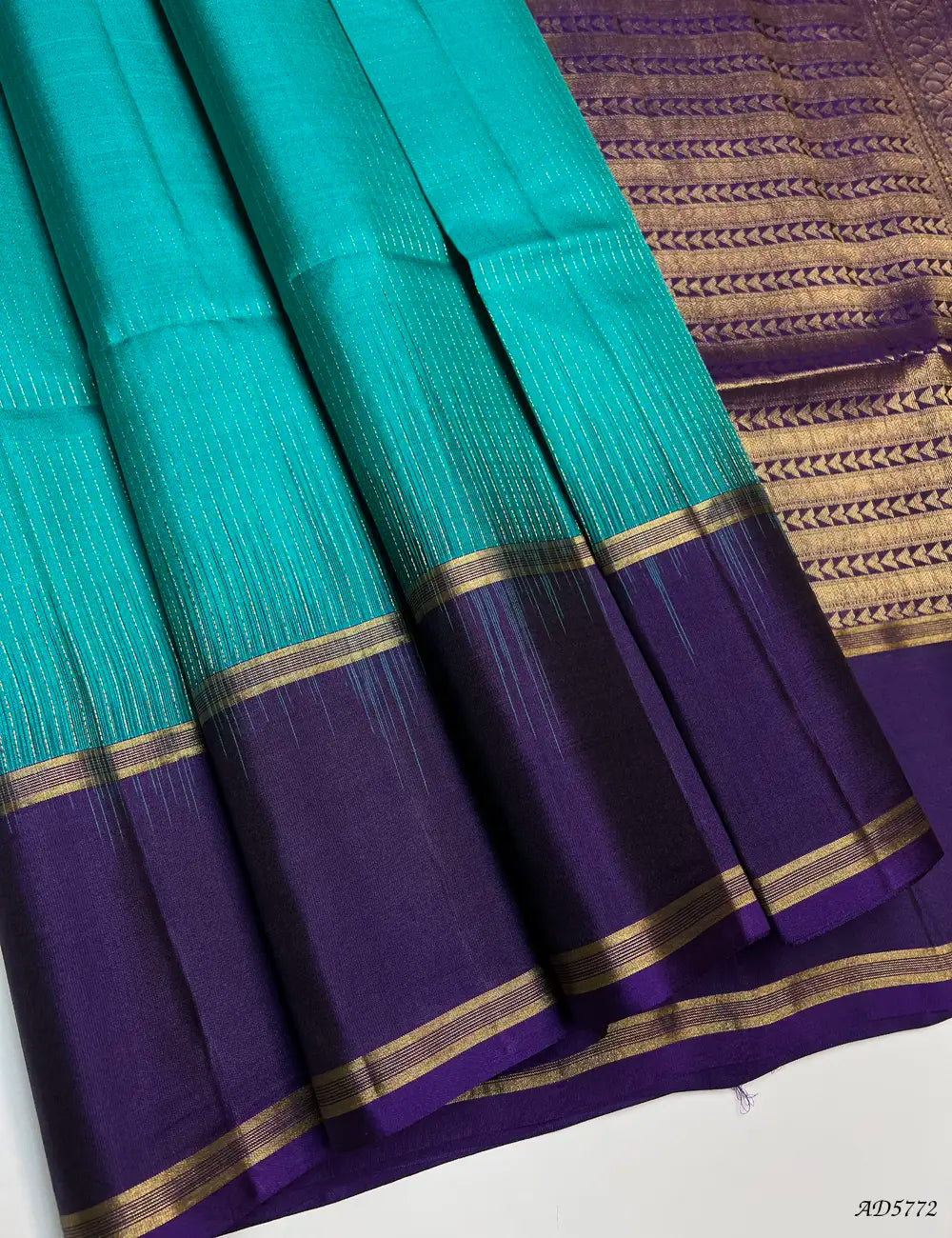 Rama Green & Purple- Vairaoosi X Retta Pet Border Soft Silk Saree Front View