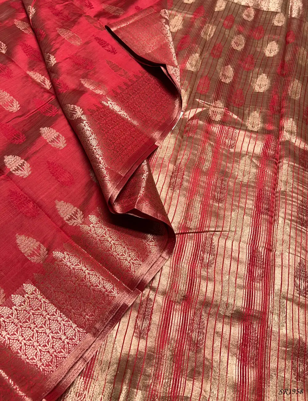 Red - Semi Tussar Saree Pallu View