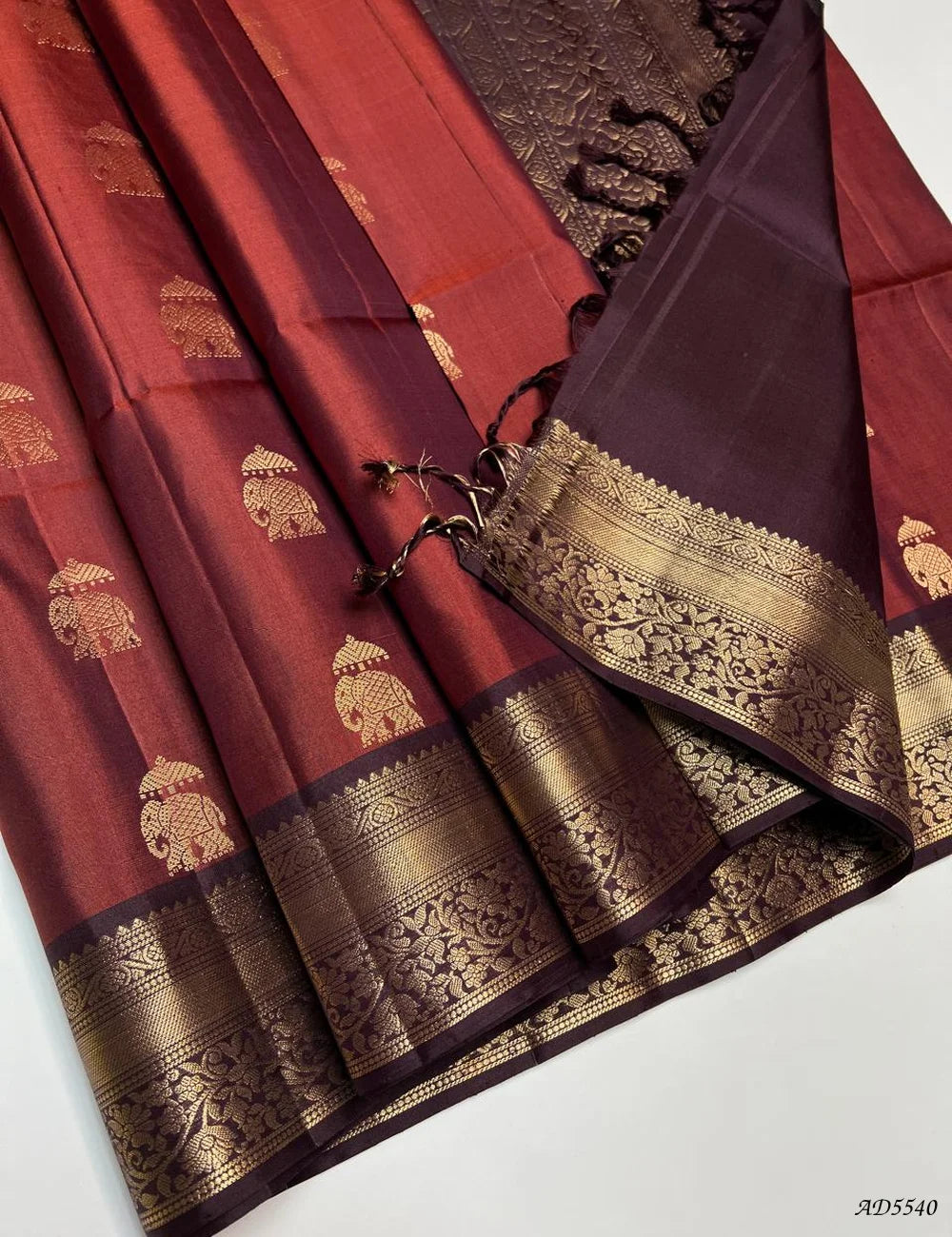Rustic Maroon & Coffee Brown - Kanchi Border Soft Silk Saree Pallu View