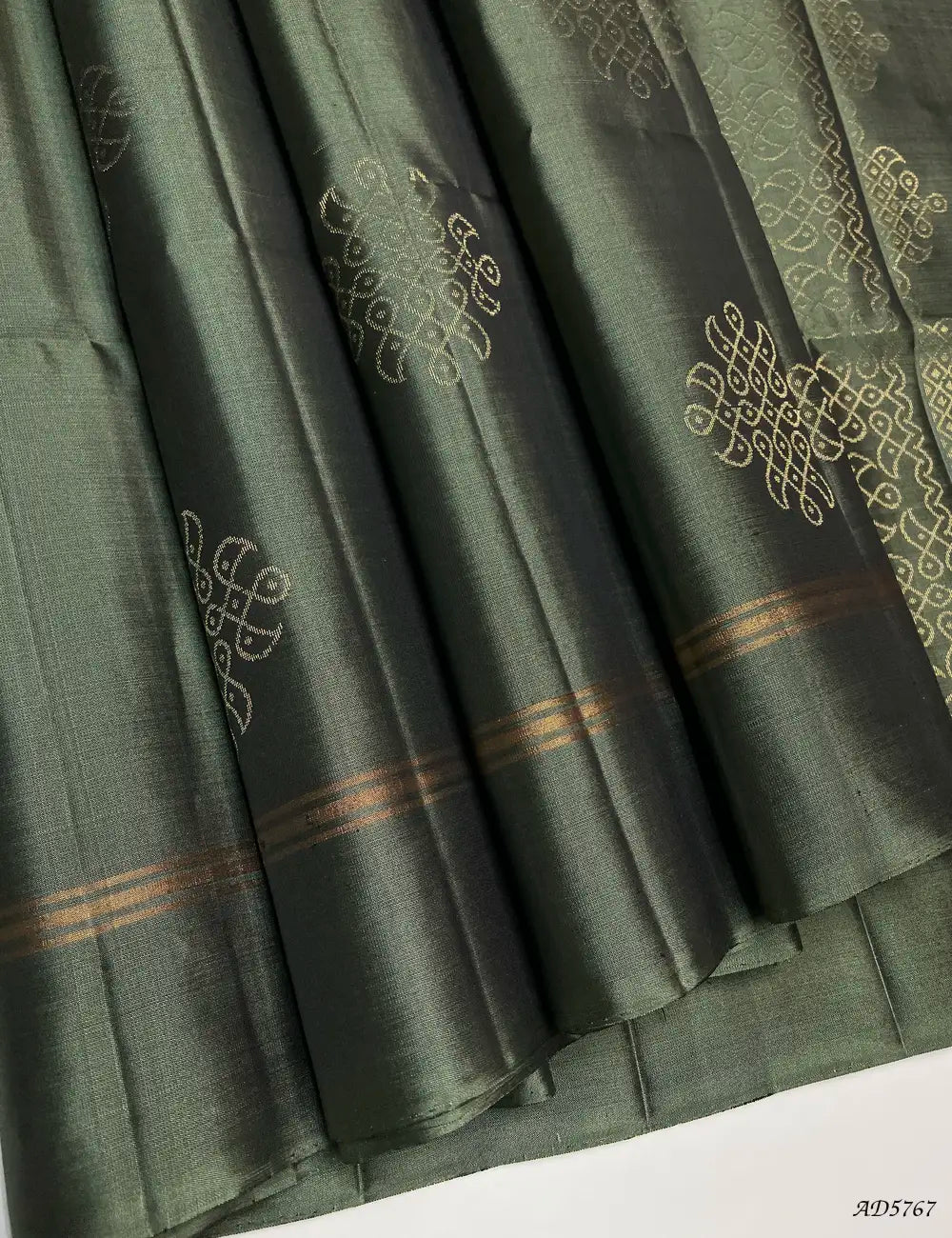 Sage Green - Kolam Soft Silk Saree Pallu View