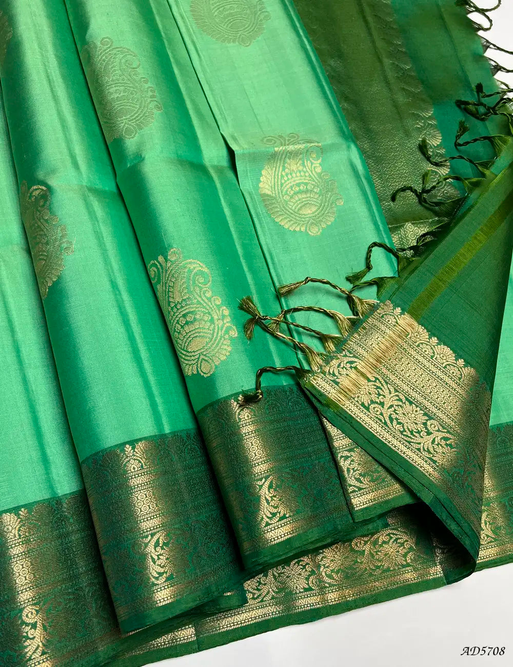 Seafoam Green & Green - Kanchi Border Soft Silk Saree Pallu View