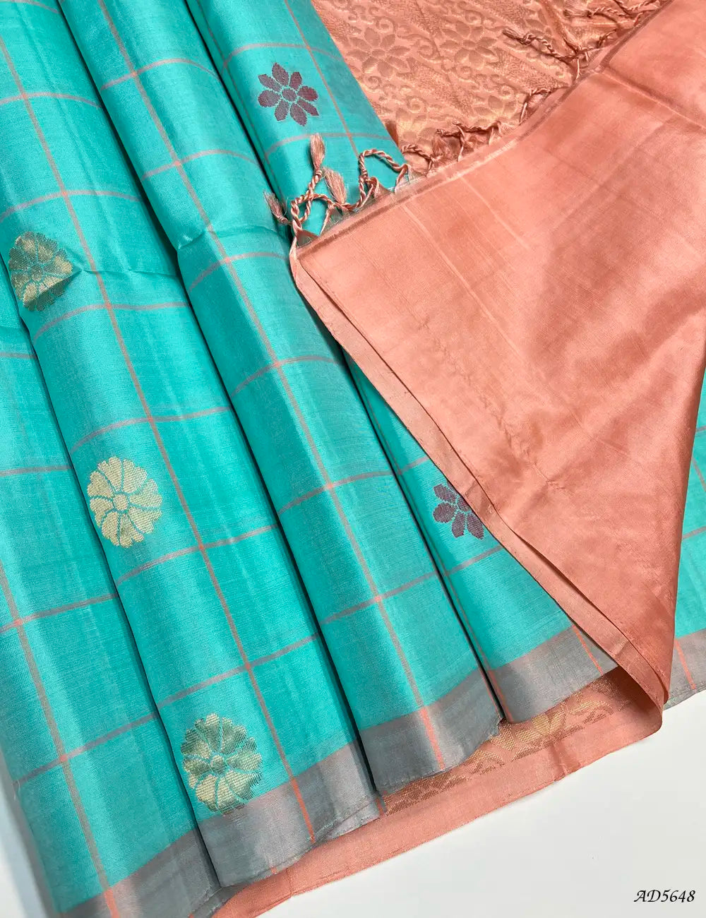 Turquoise & Peach - Checkerd Soft Silk Saree Pallu View