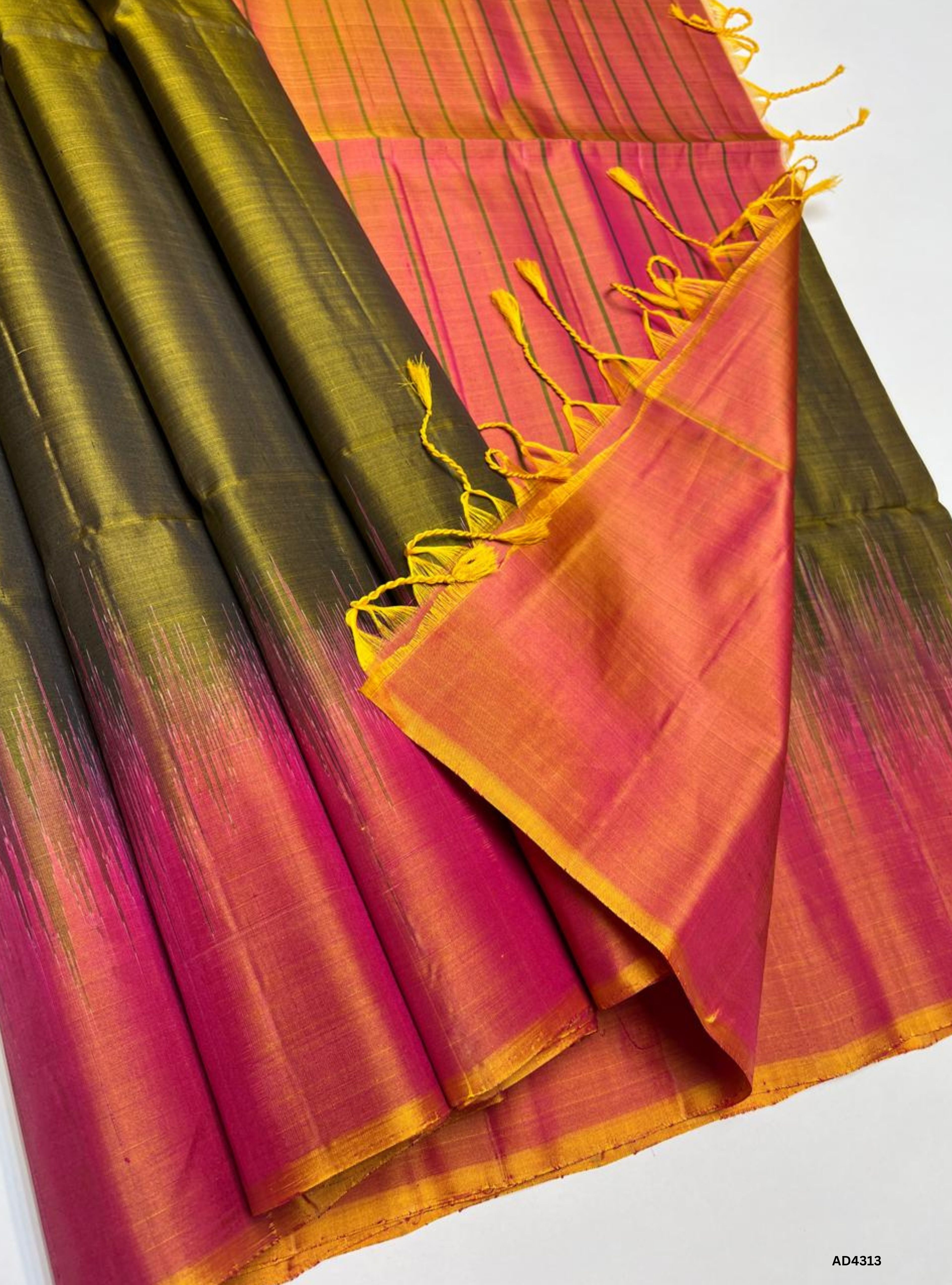 Dark Maroon & Yellowish Pink - Contrast Plain Soft Silk Saree