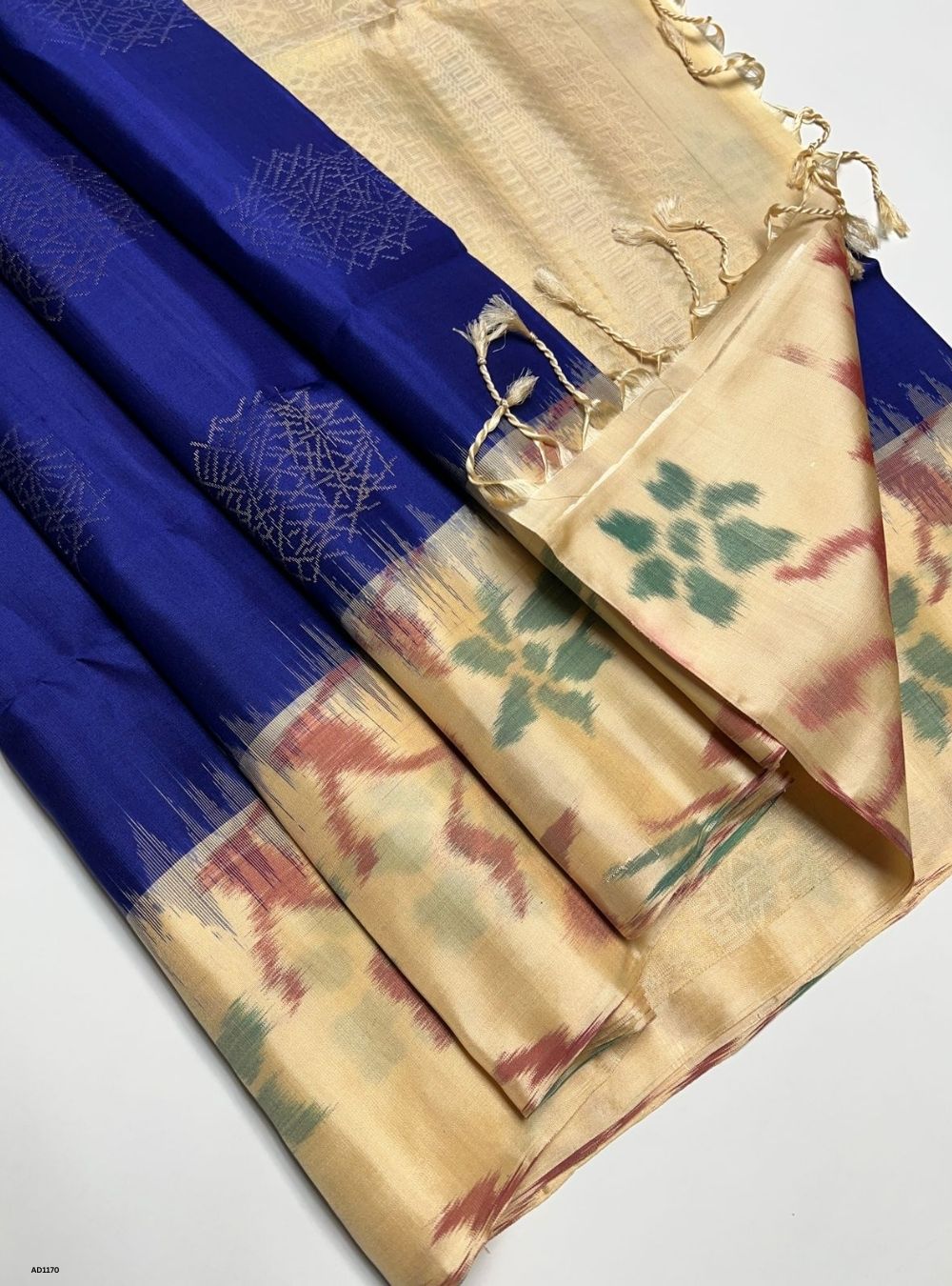 Navy & Cream - Soft Silk Saree
