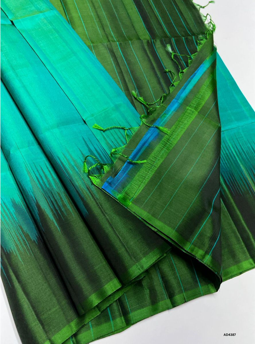 Emeraled Green & Moss Green - Contrast Plain Soft Silk Saree