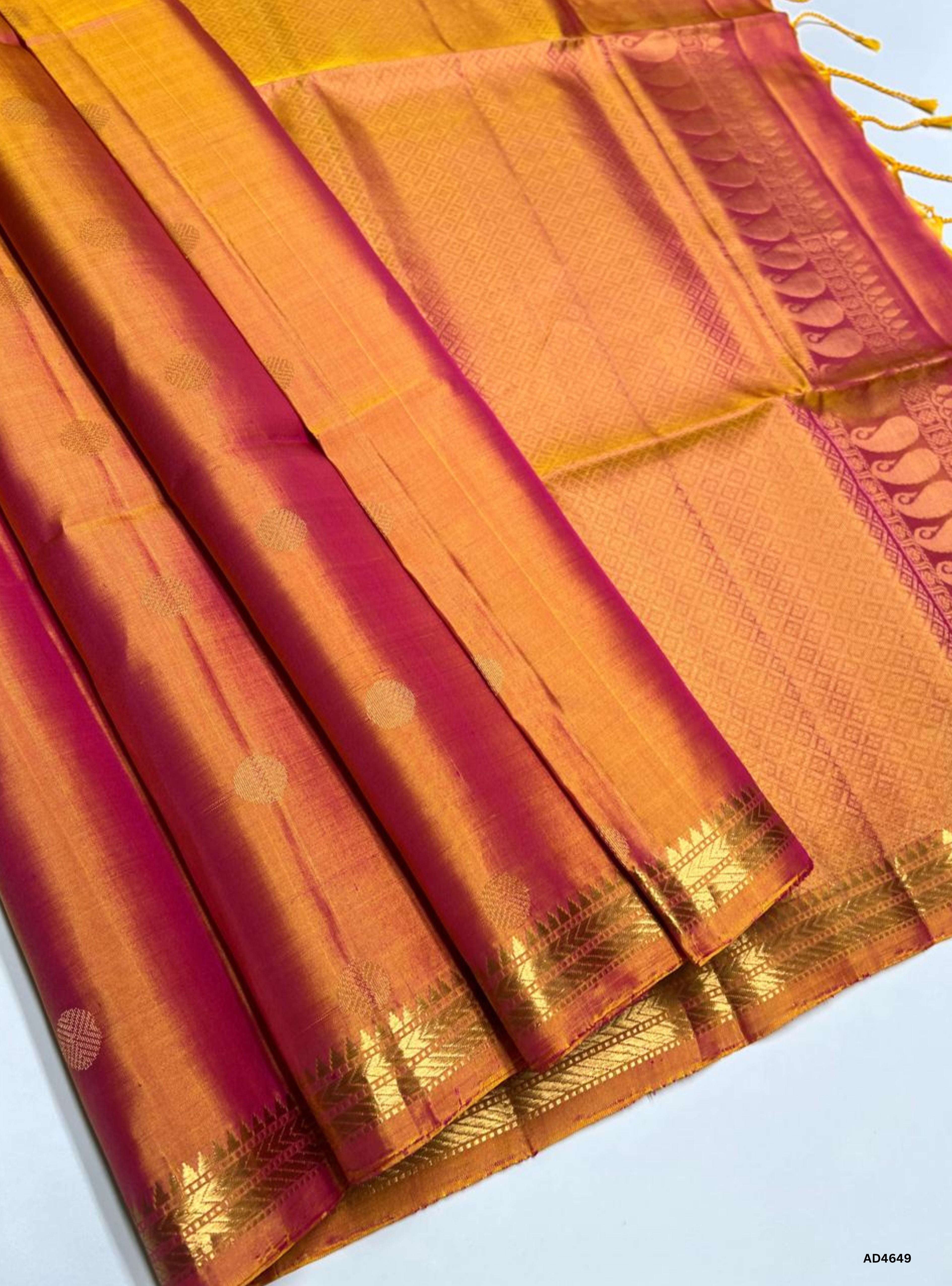 Yellowish Pink - Kanchi Border Soft Silk Saree