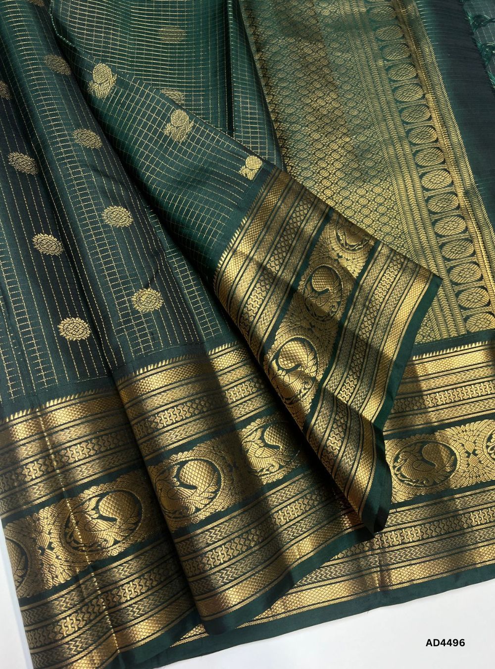 Green - Checkerd Kanchi Border Soft Silk Saree