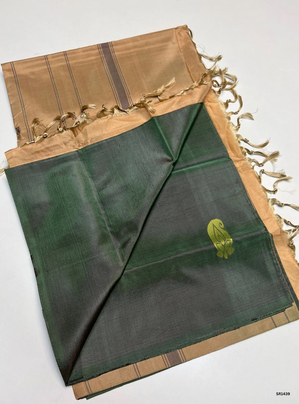 Sandal & Pine Green - Vazhainaar Pattu