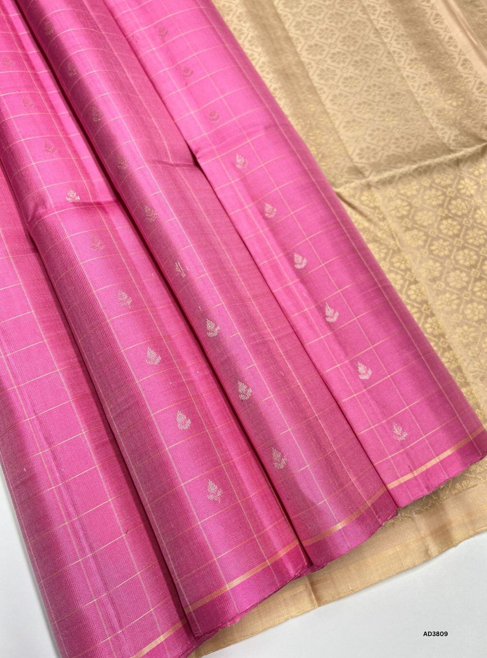 Pink & Beige - Checks Silk Saree
