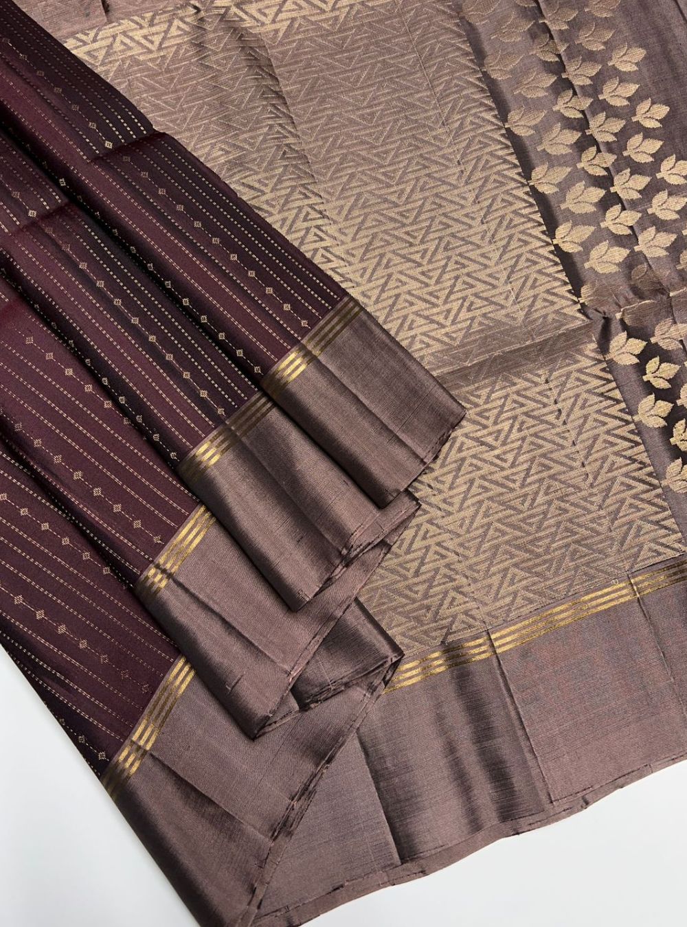 Vaira Oosi - Coffee Brown & Chocolate Brown Soft Silk Saree