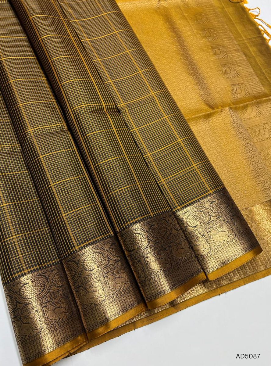 Wooden Brown - Checkerd  Soft Silk Saree