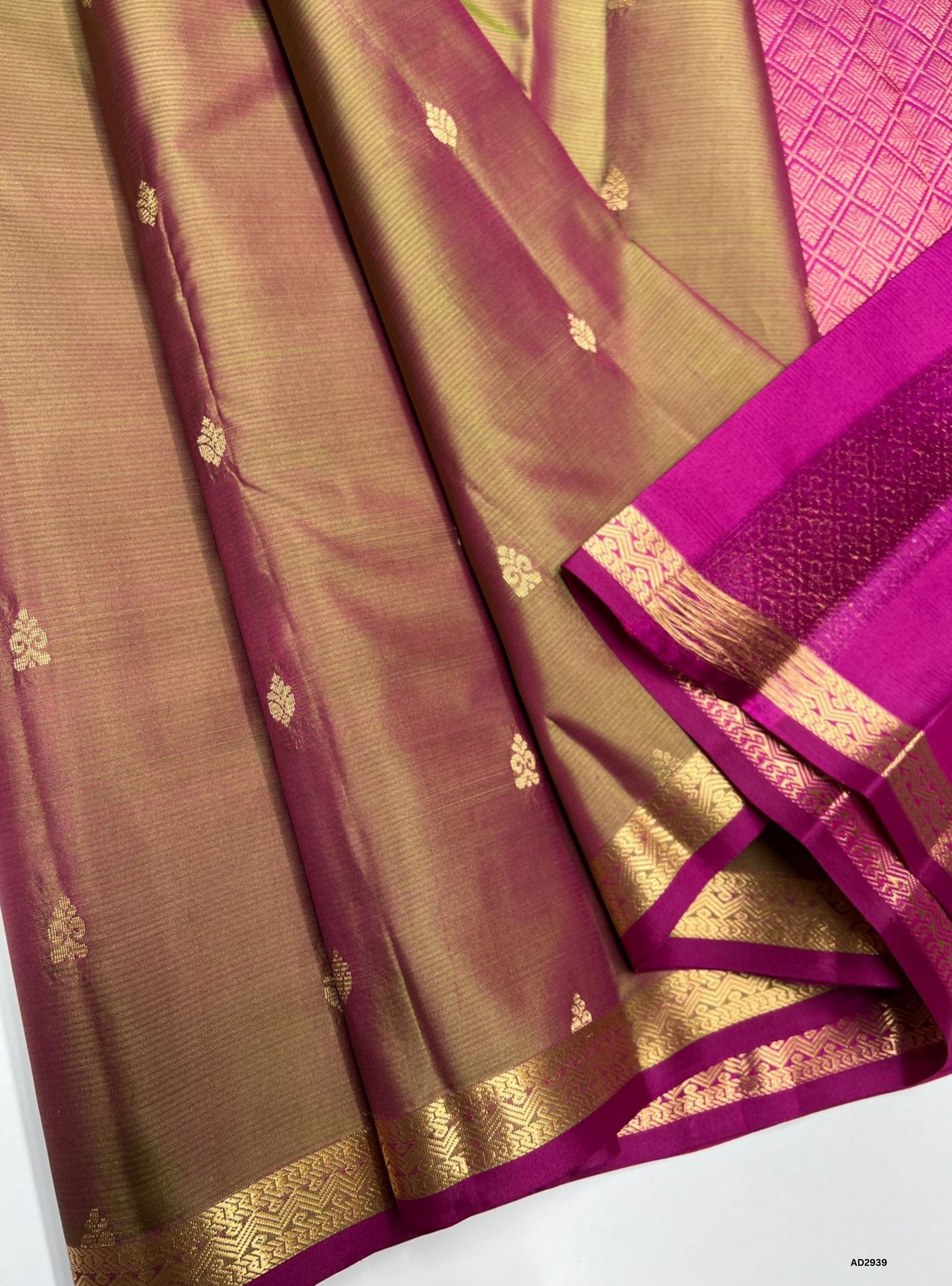 Dual Tone Green & Magenta - Soft Silk Saree