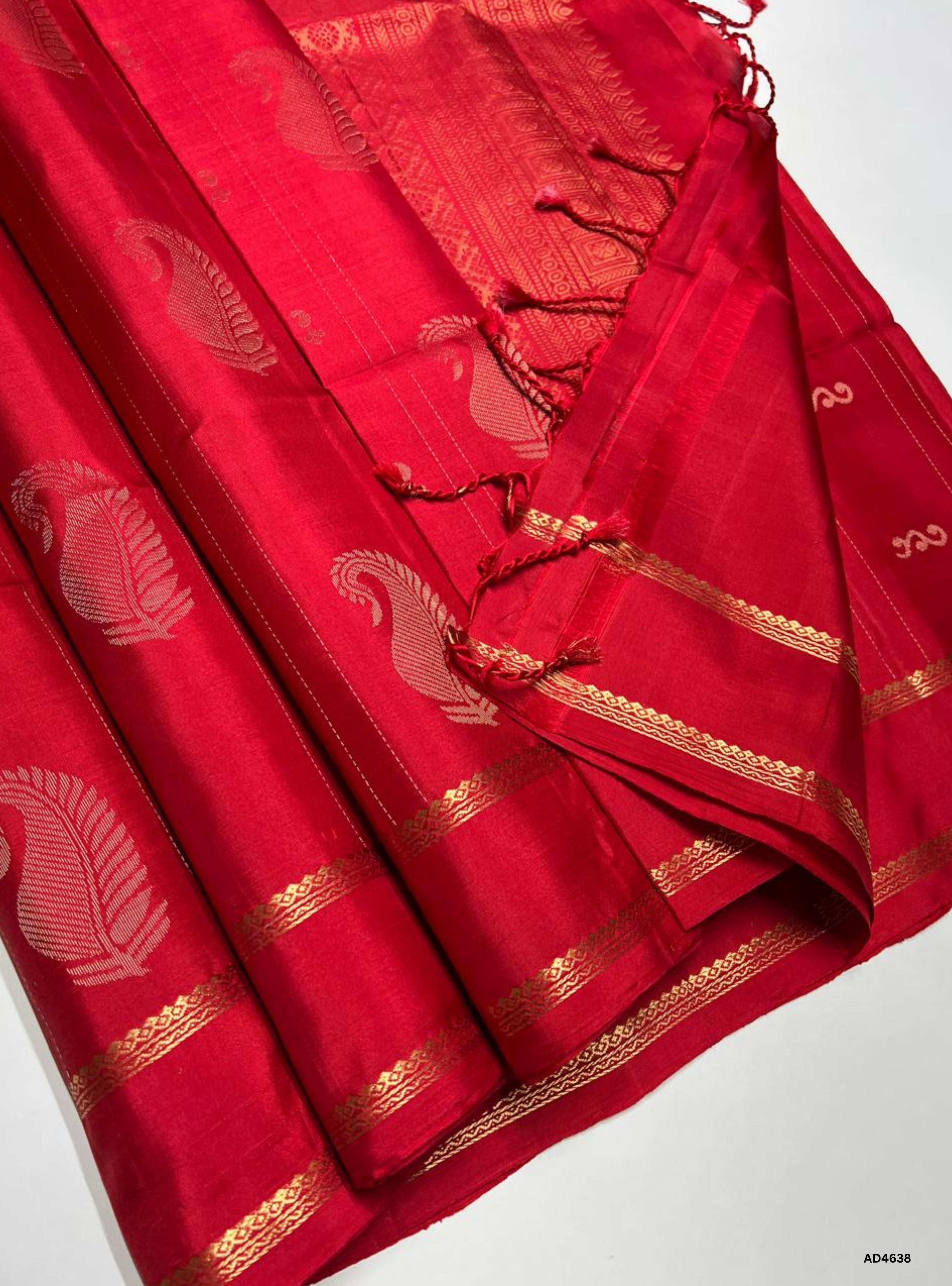 Red - Fancy Bhutta Retta Pet Border
