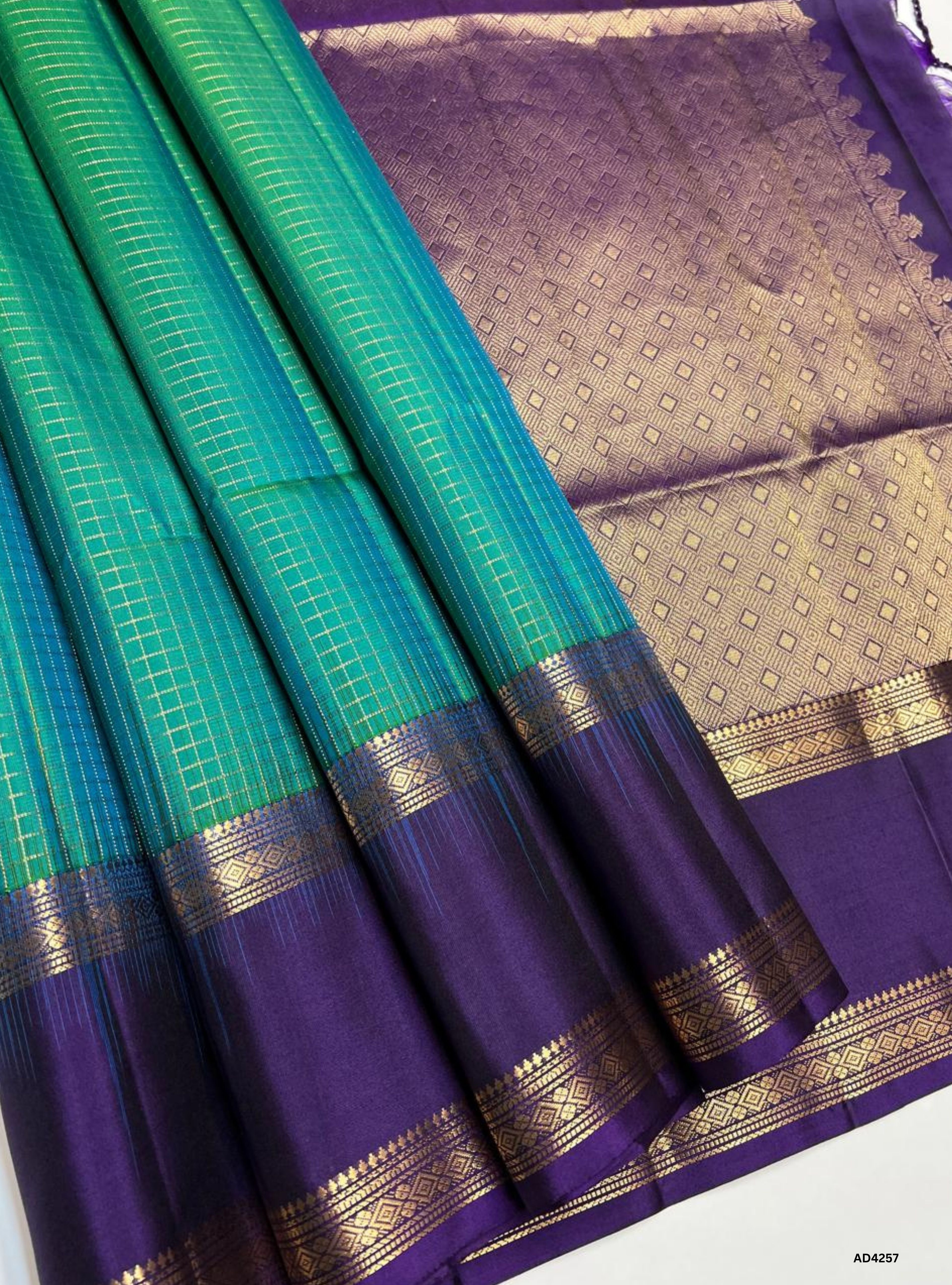 Green & Purple - Checkerd Retta Pet Saree