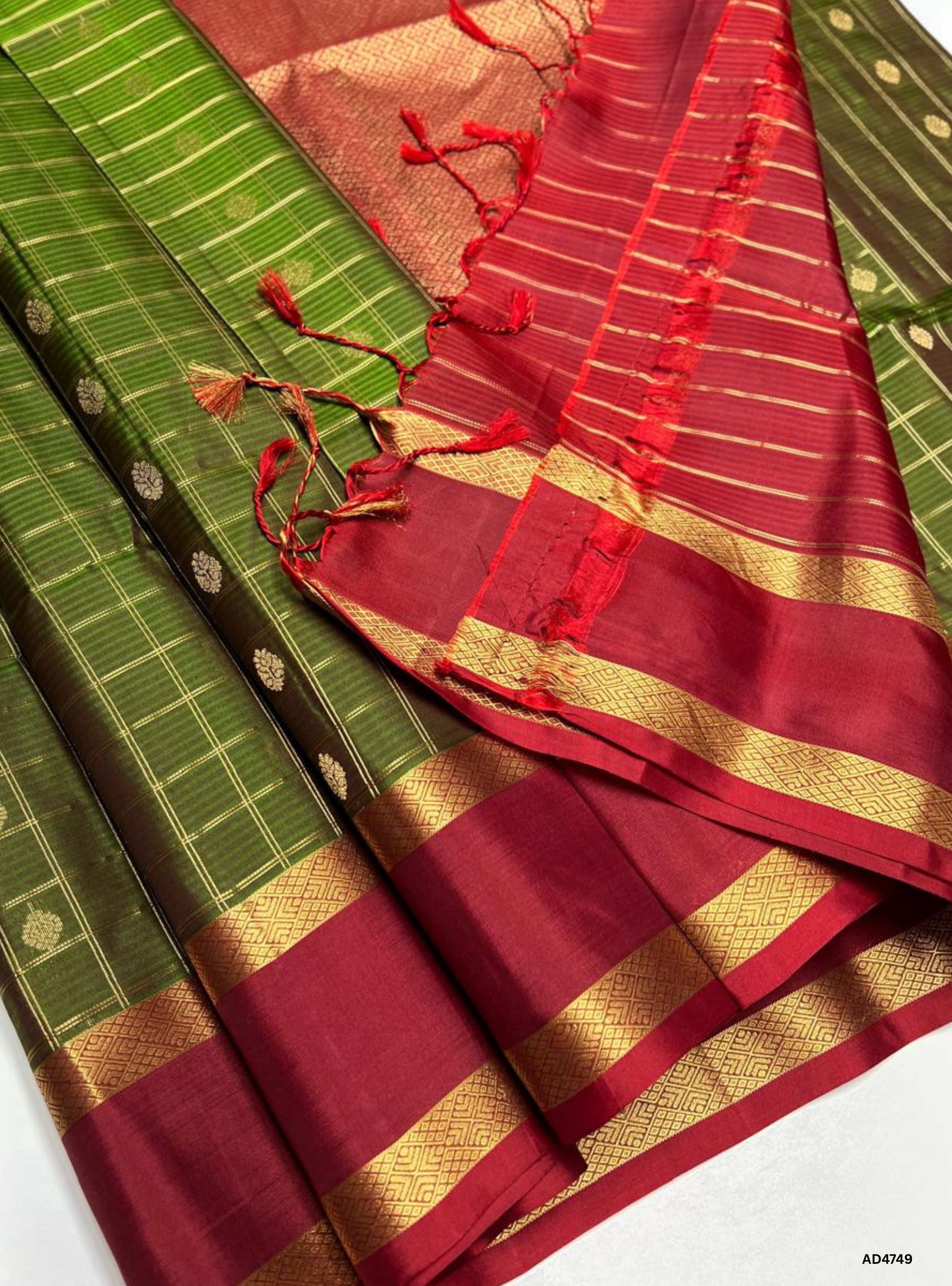 Green & Red - Checkerd Retta Pet Soft Silk Saree