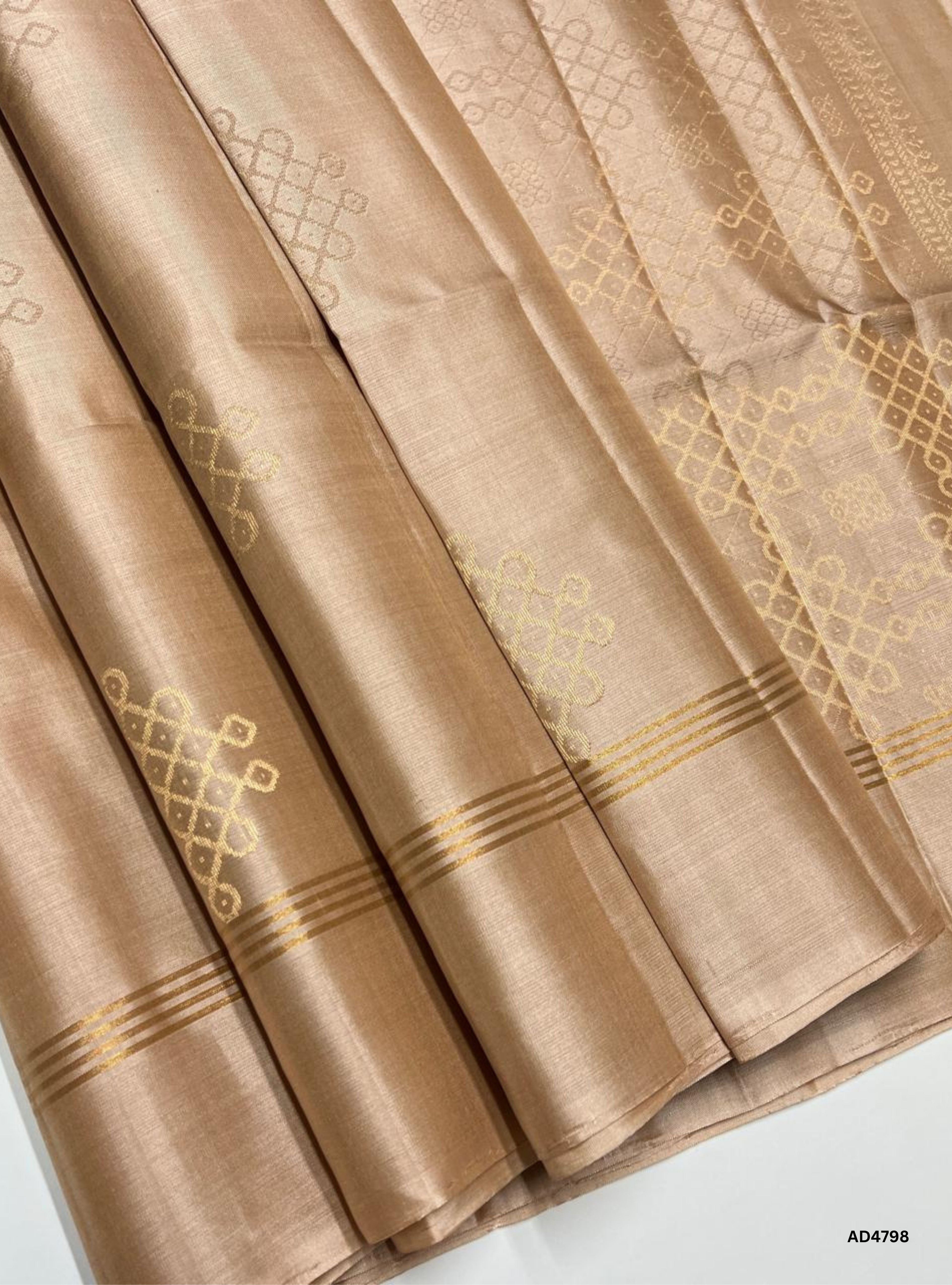 Cream - Kolam Soft Silk Saree
