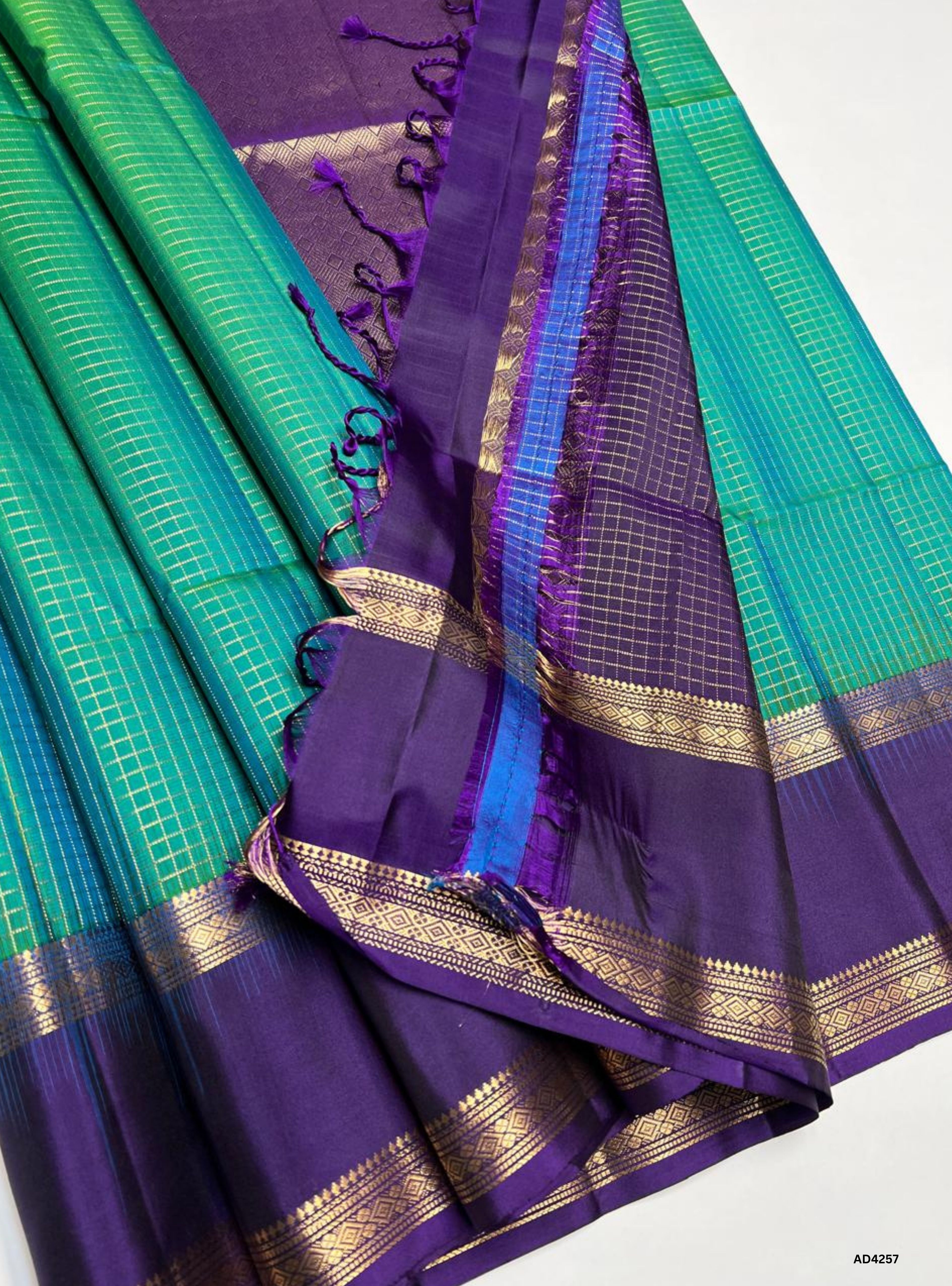 Green & Purple - Checkerd Retta Pet Saree