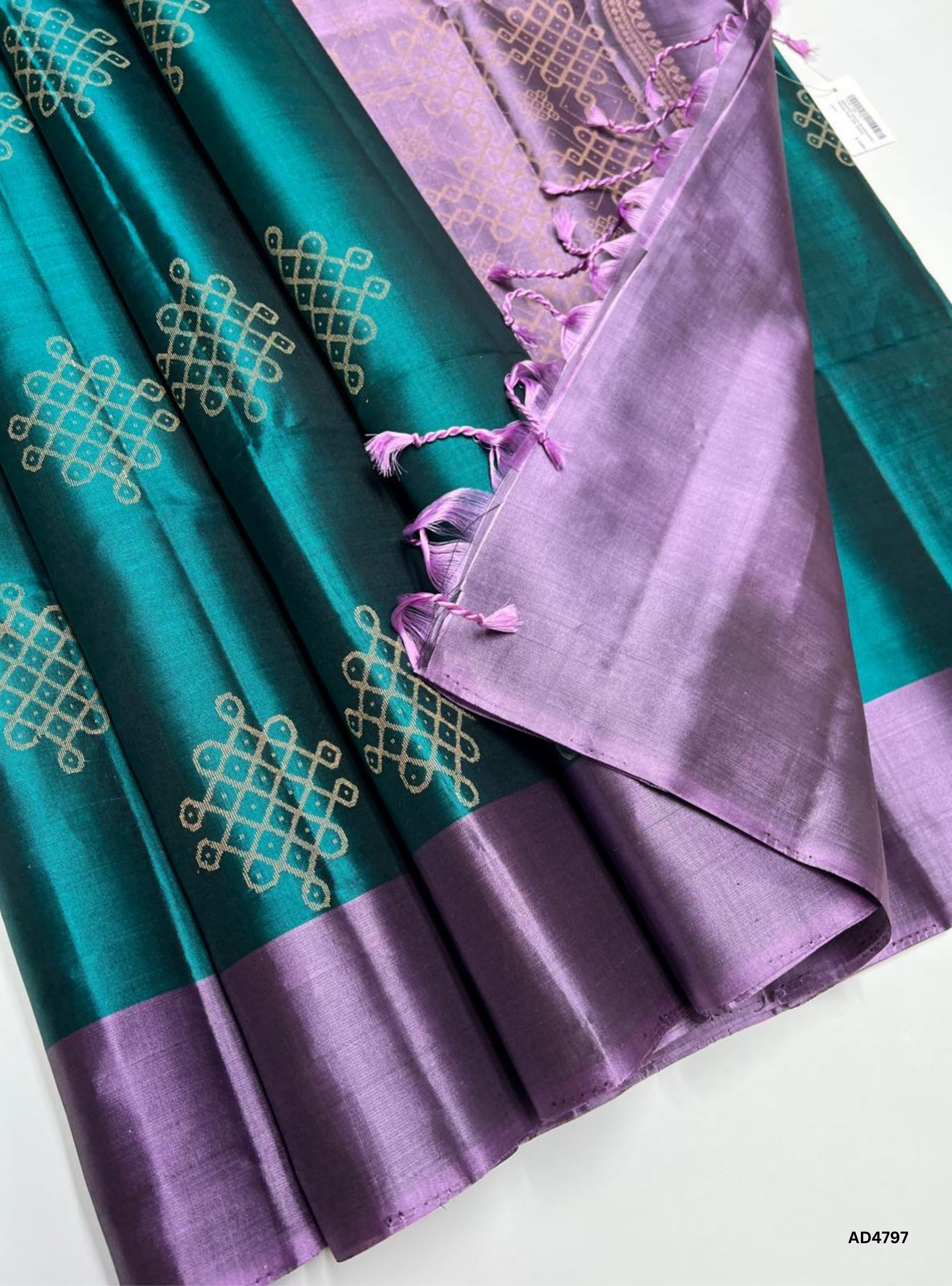 Green & Lavender - Kolam Soft Silk Saree