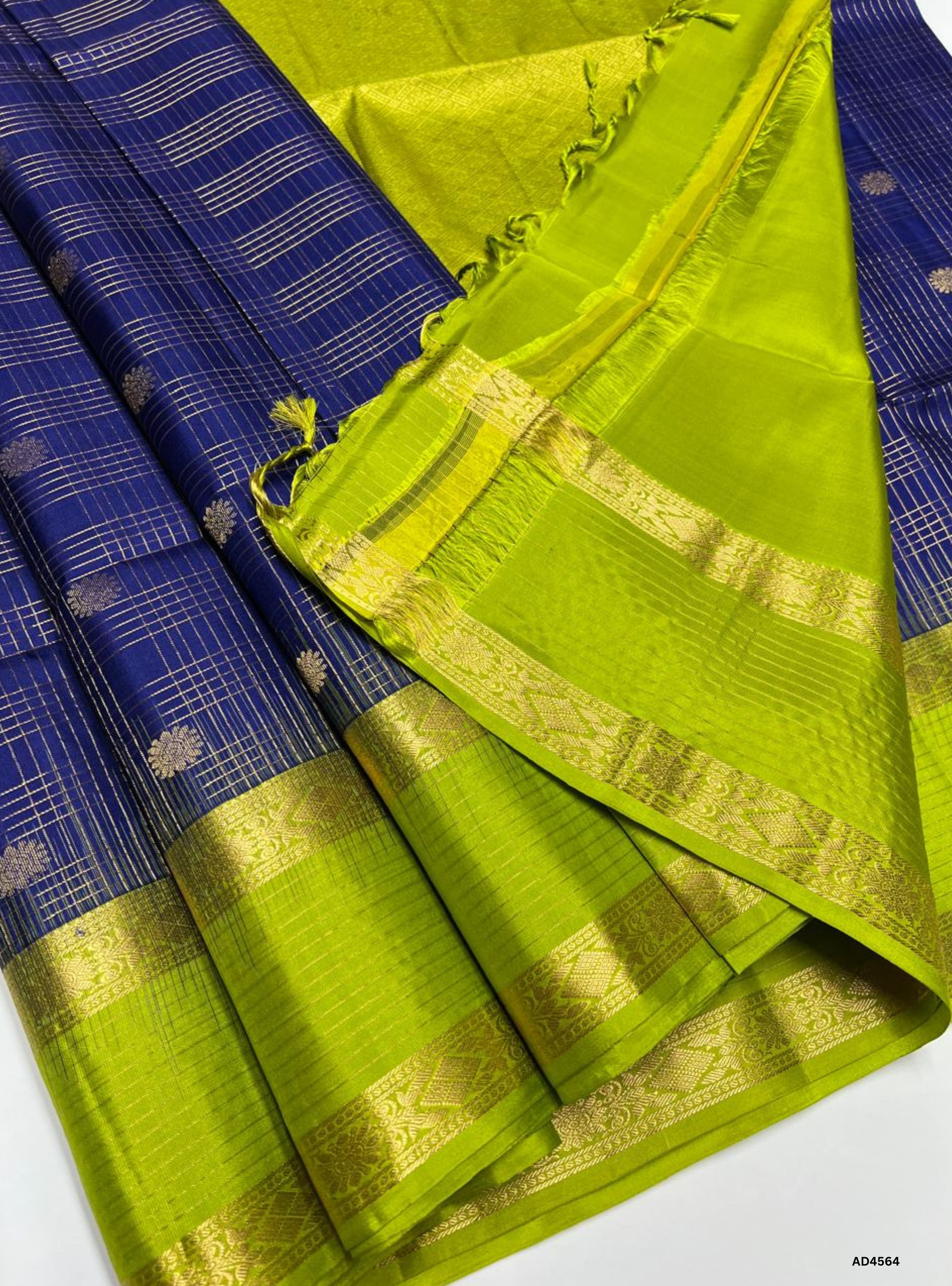 Navy Blue & Parrot Green - Checkerd Retta Pet Border Saree