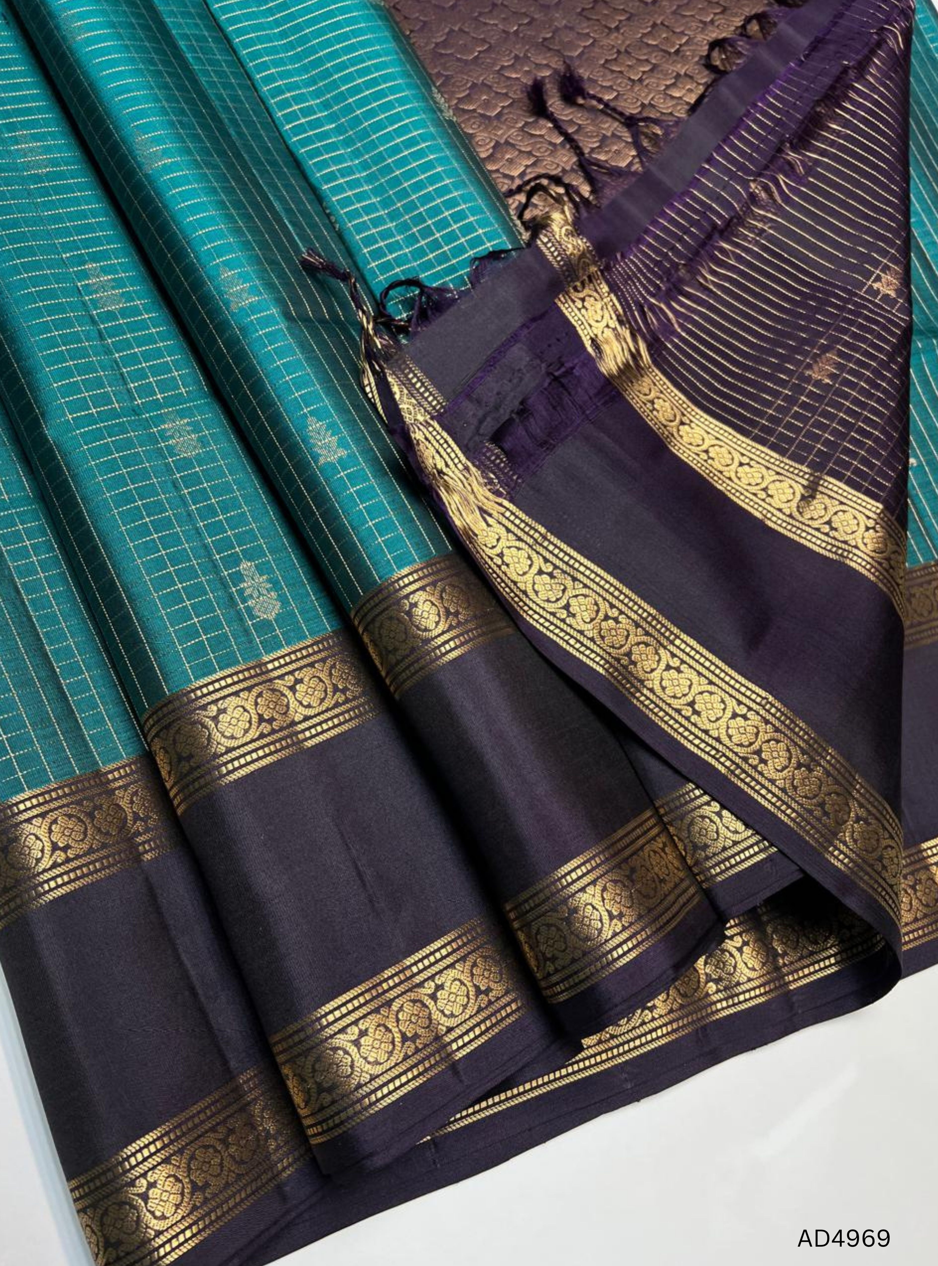 Teal & Plum - Checkerd Retta Pet Soft Silk Saree