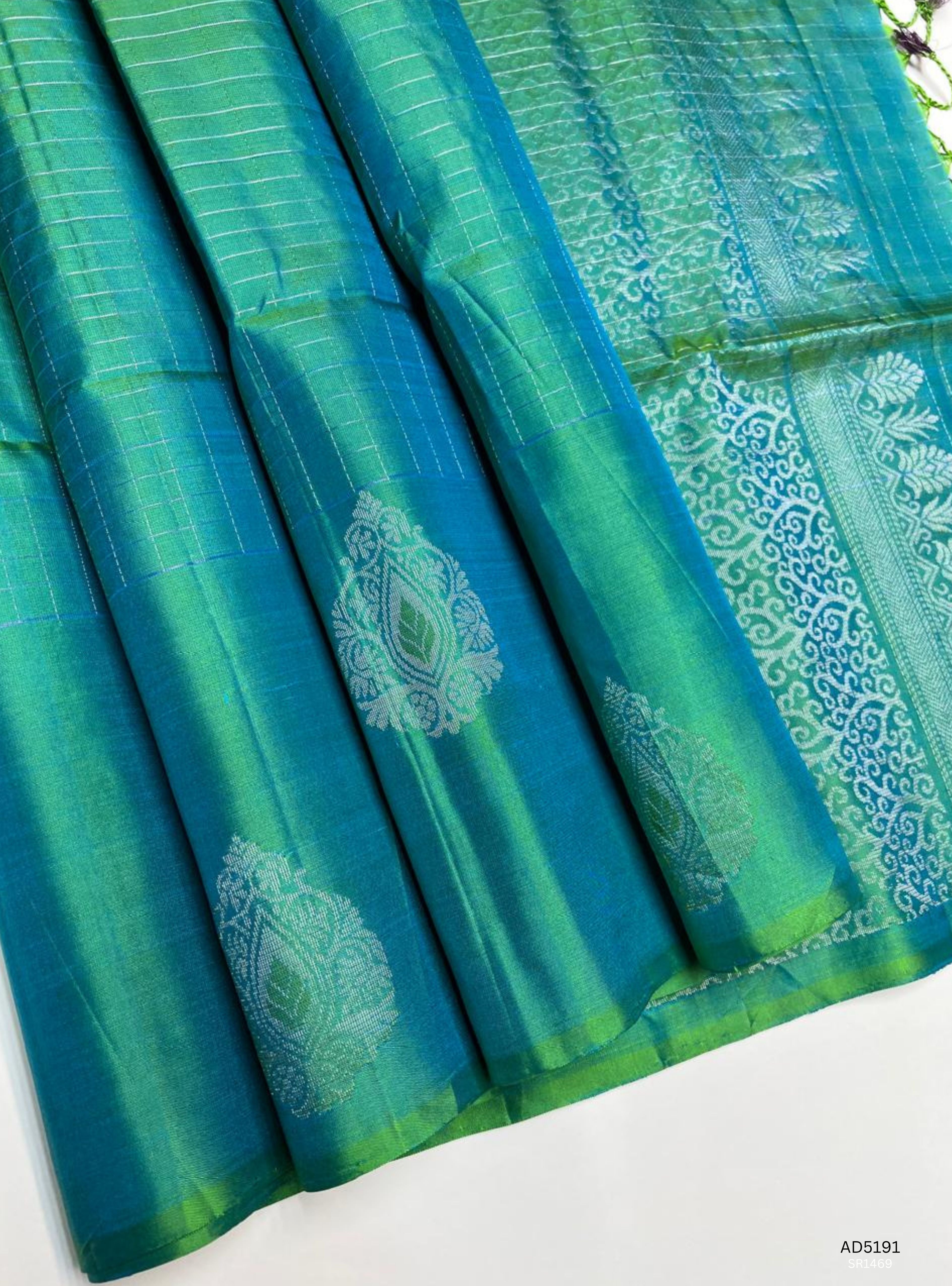 Rama Green - Checkerd Soft Silk  Saree