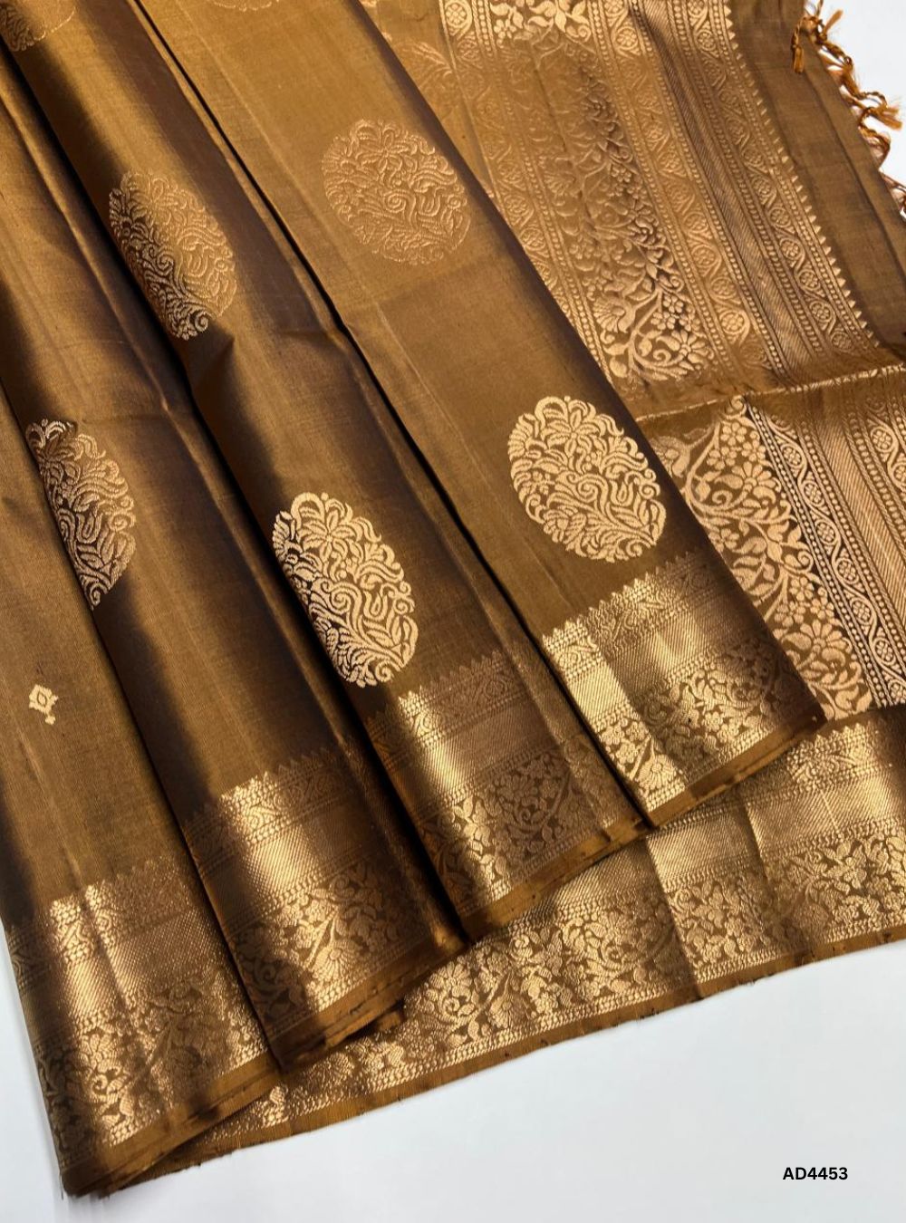 Fenugreek - Kanchi Border Soft Silk Saree
