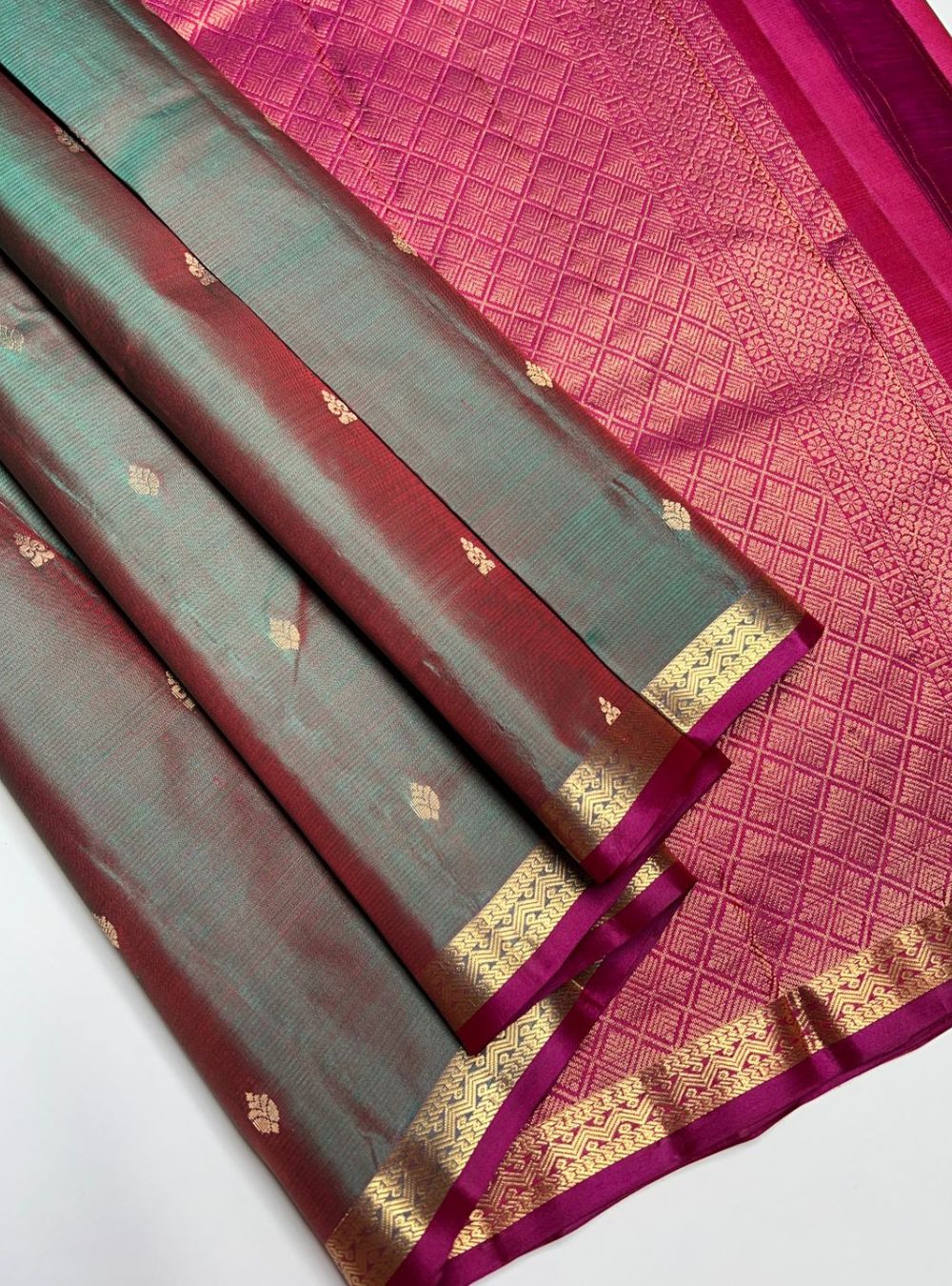 Dual Tone Green & Magenta - Soft Silk Saree