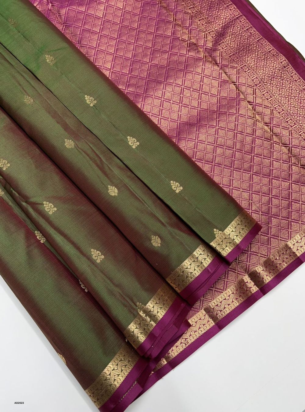 Dual Tone Green & Magenta - Soft Silk Saree