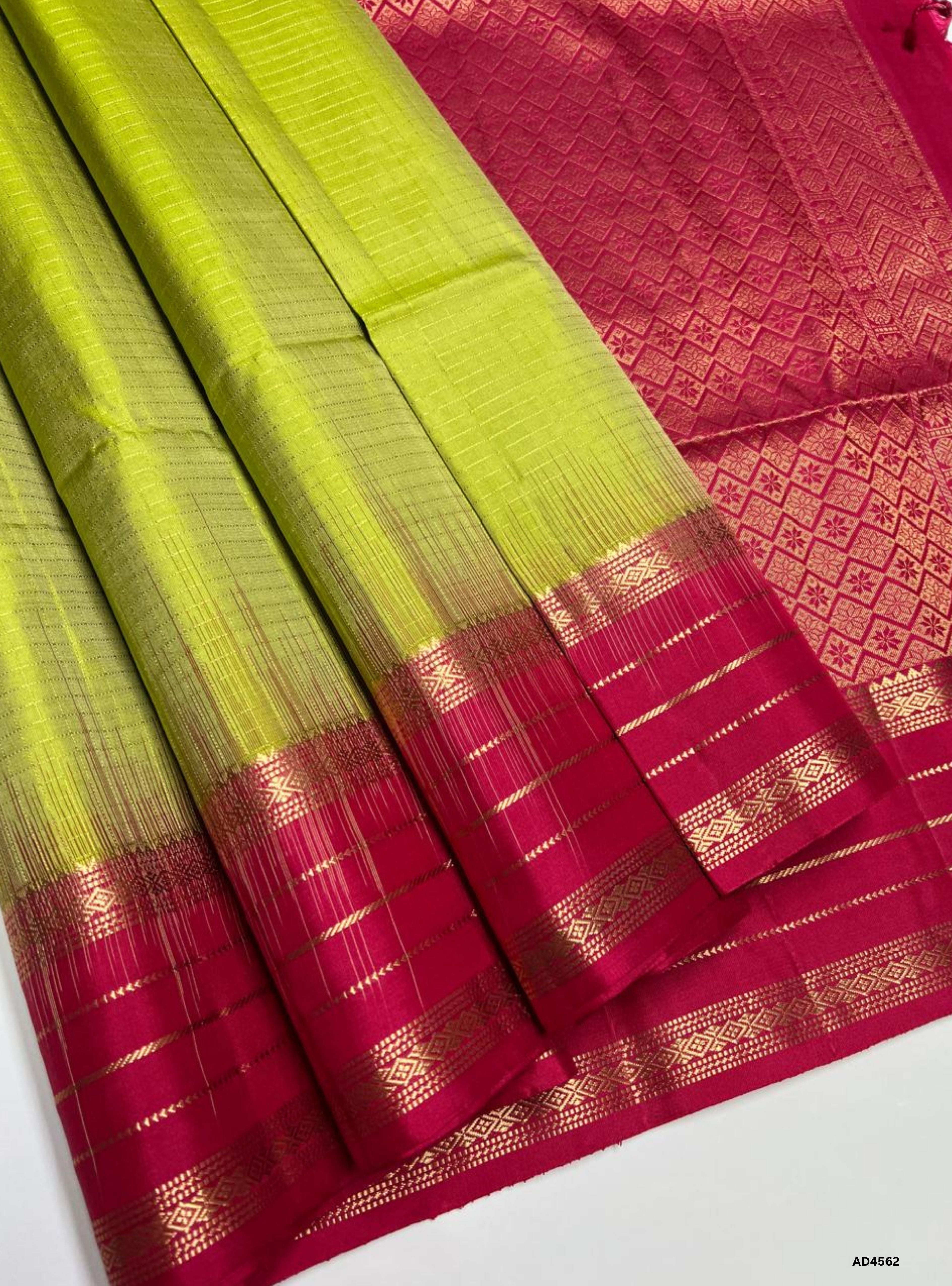 Pear Green & Rani Pink - Checkerd Retta Pet Border Saree
