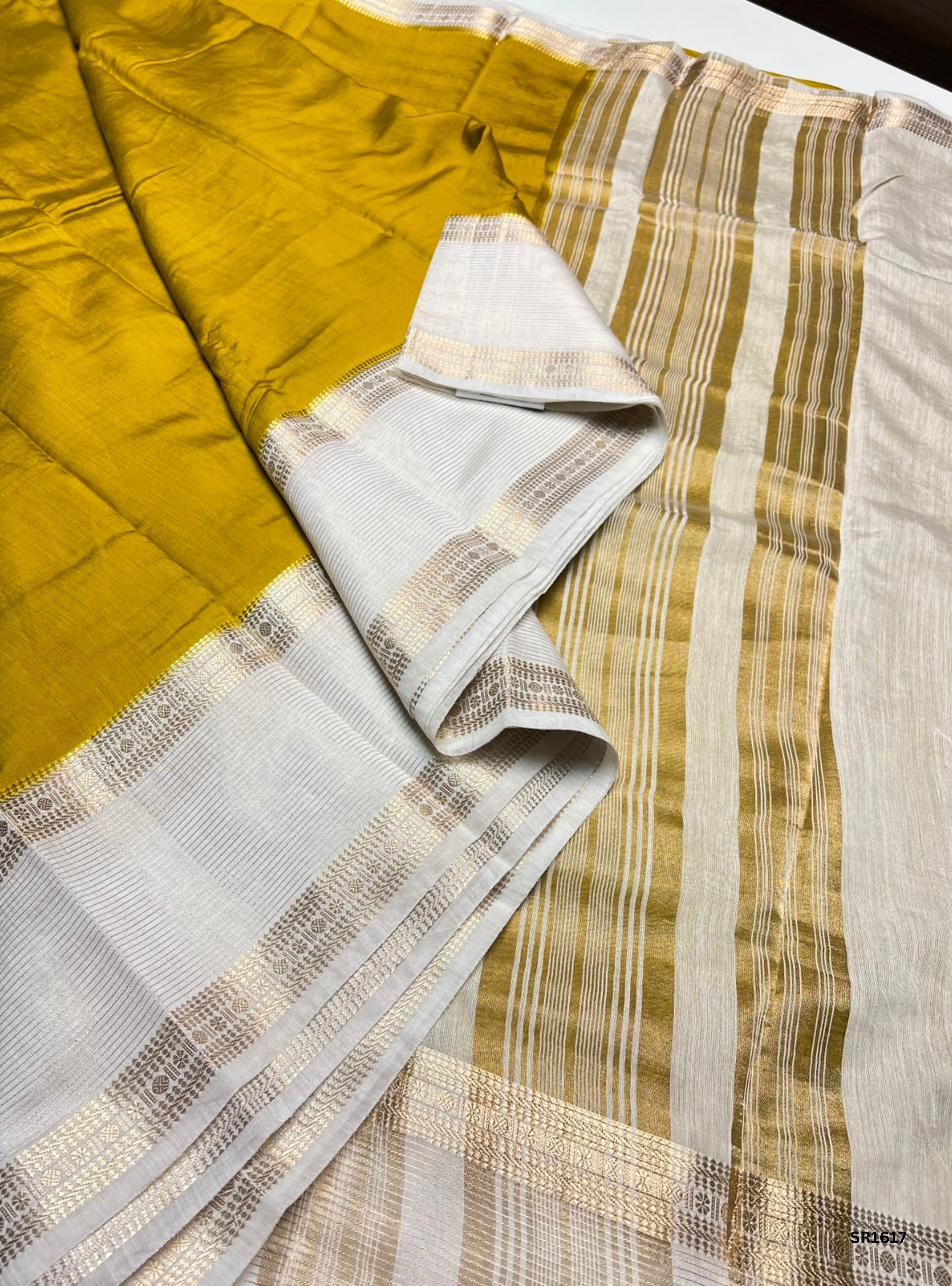 Honey & White - Binny Silk Saree