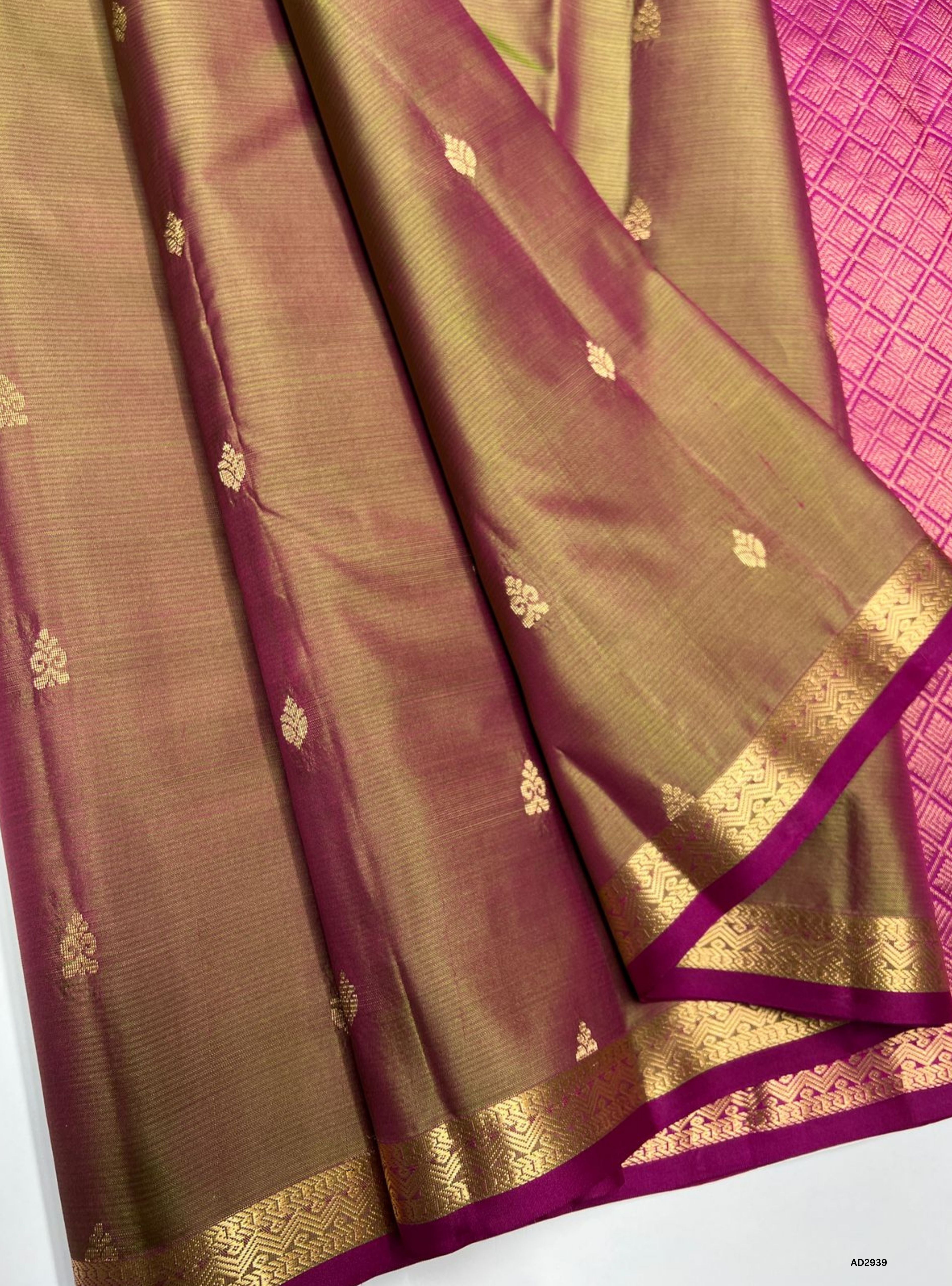 "Handwoven Dual Tone Green & Magenta Small Jacquard Border Soft Silk Saree with gold zari motifs"