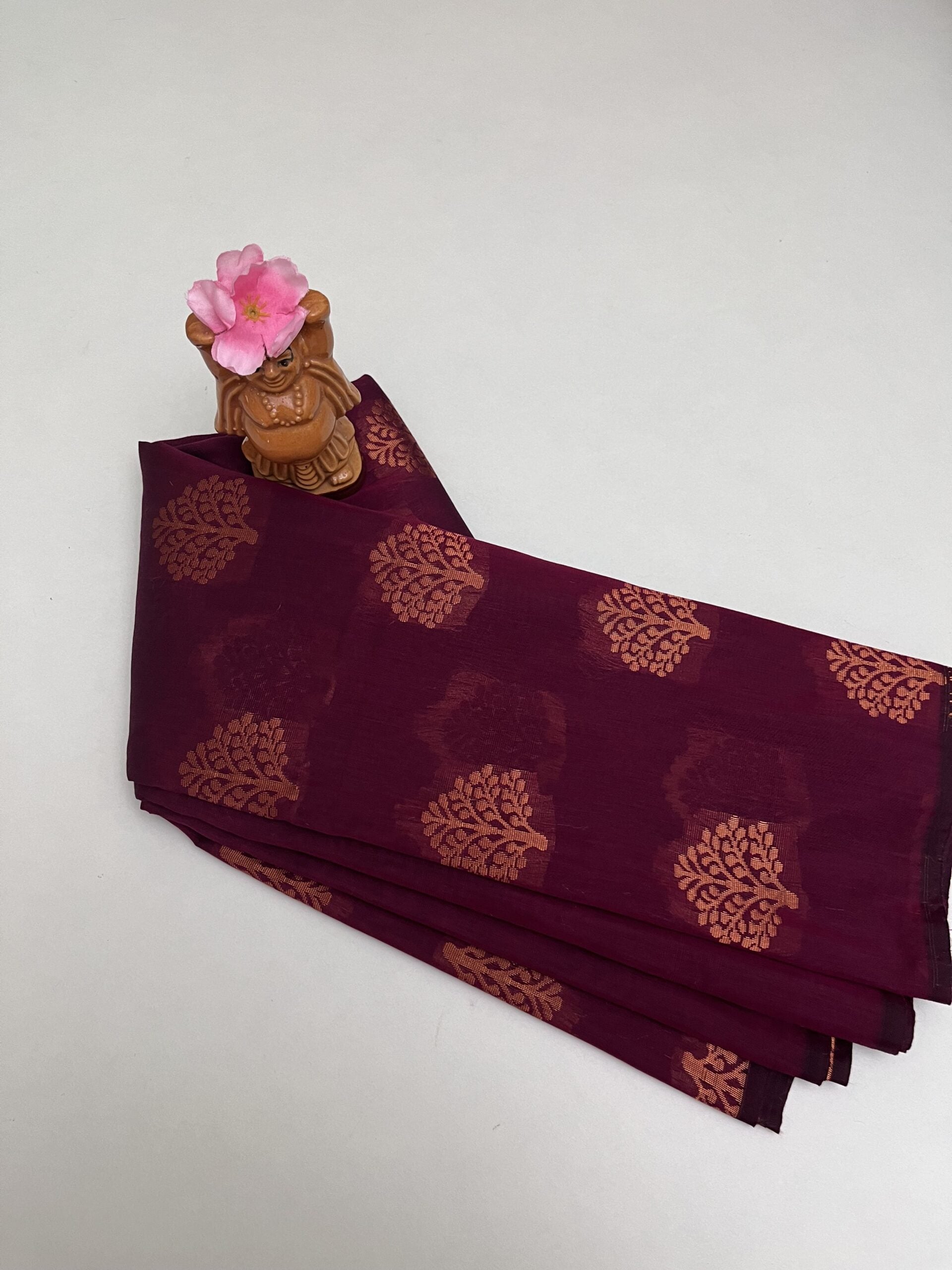 Soft Cotton Bhutta saree in meganta color