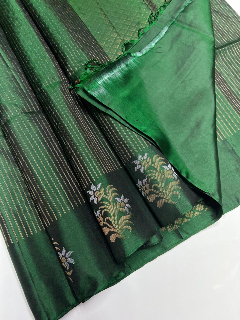 Green - Vairaoosi Fancy Border Soft Silk  Saree