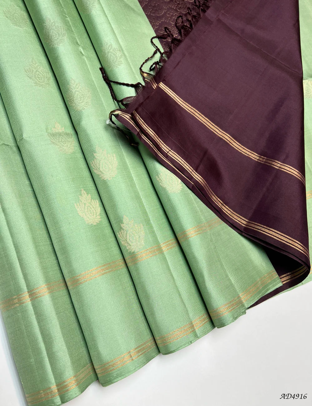 AD4916 Mauve Purple - Soft Silk Saree Pallu View
