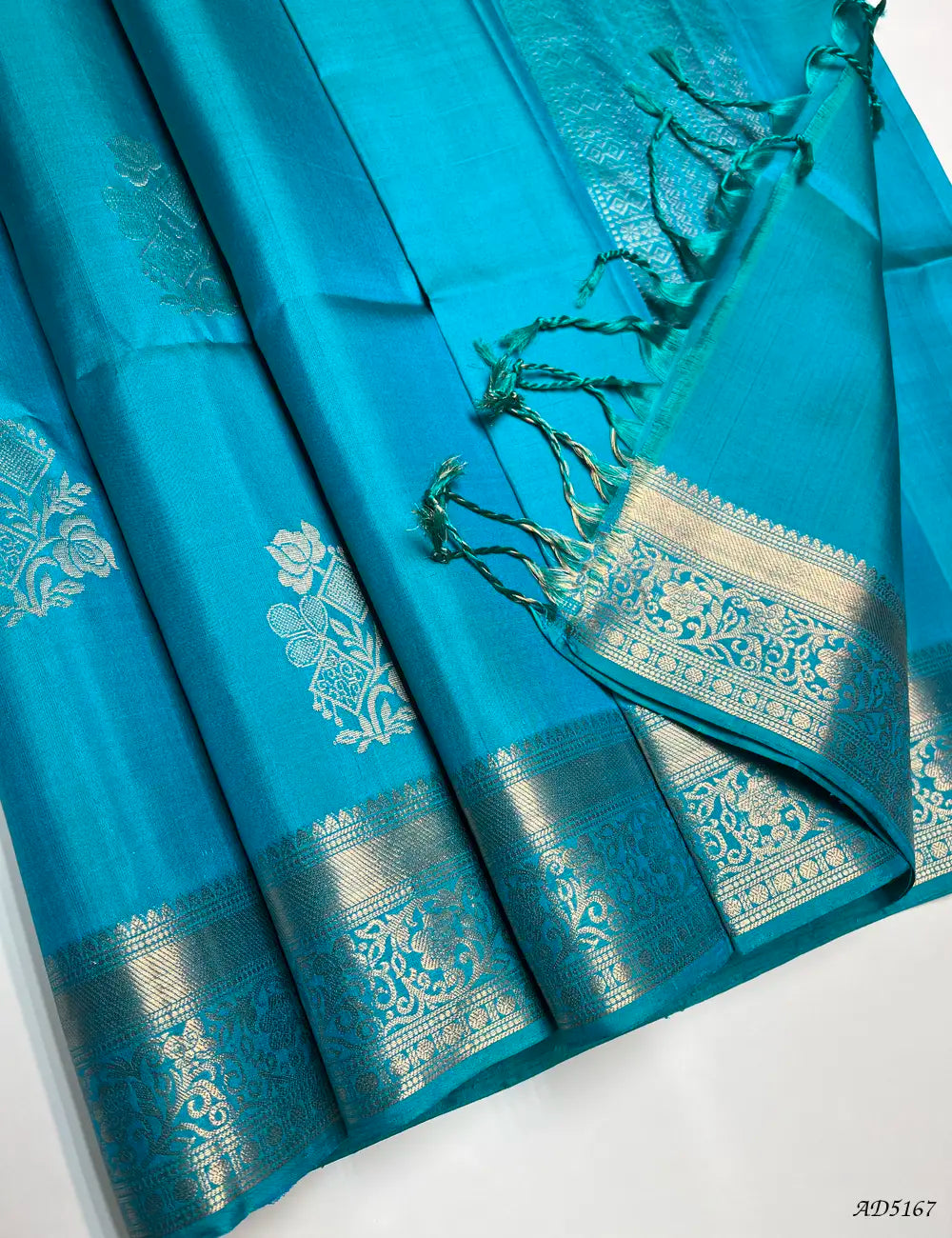 Aquva Blue - Kanchi Border Soft Silk Saree Pallu View