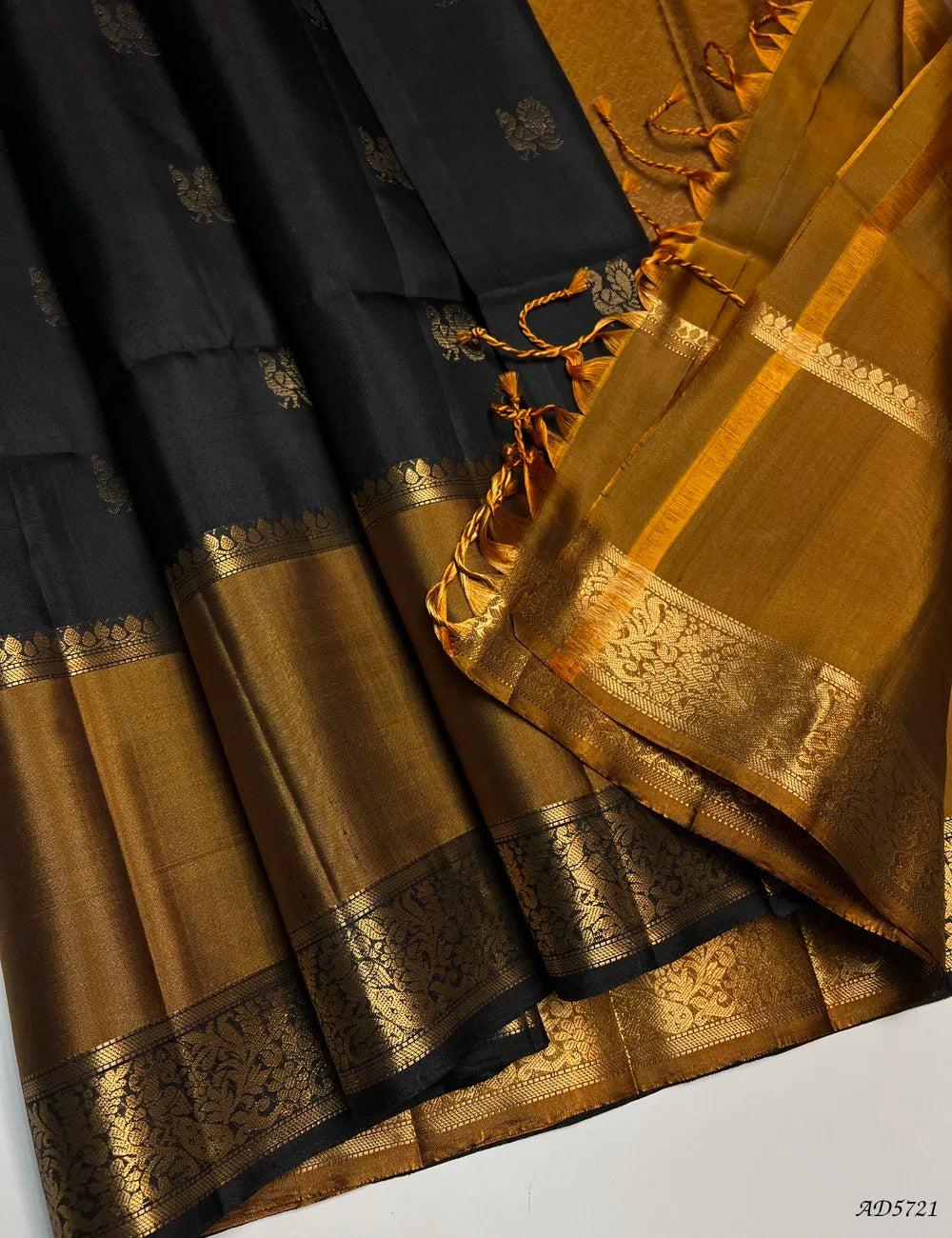 Black & Bronze - Retta Pet Soft Silk Saree Pallu View