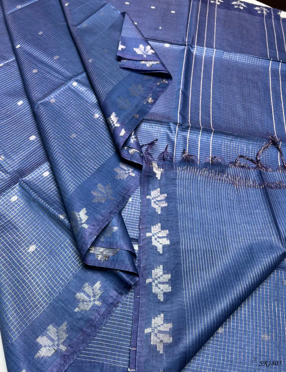Blue - Moonga Silk Saree Pallu View