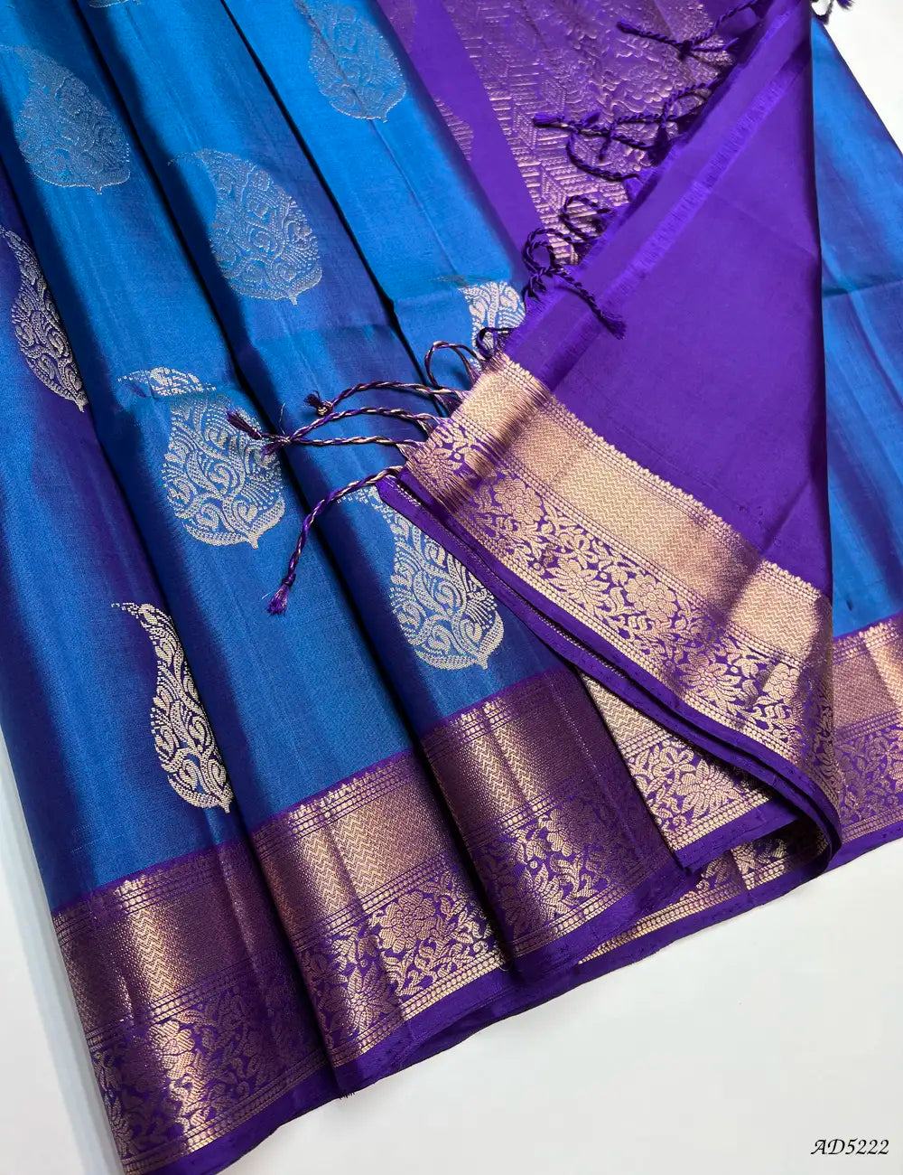 Blue & Purple - Kanchi Border Soft Silk Saree Pallu View