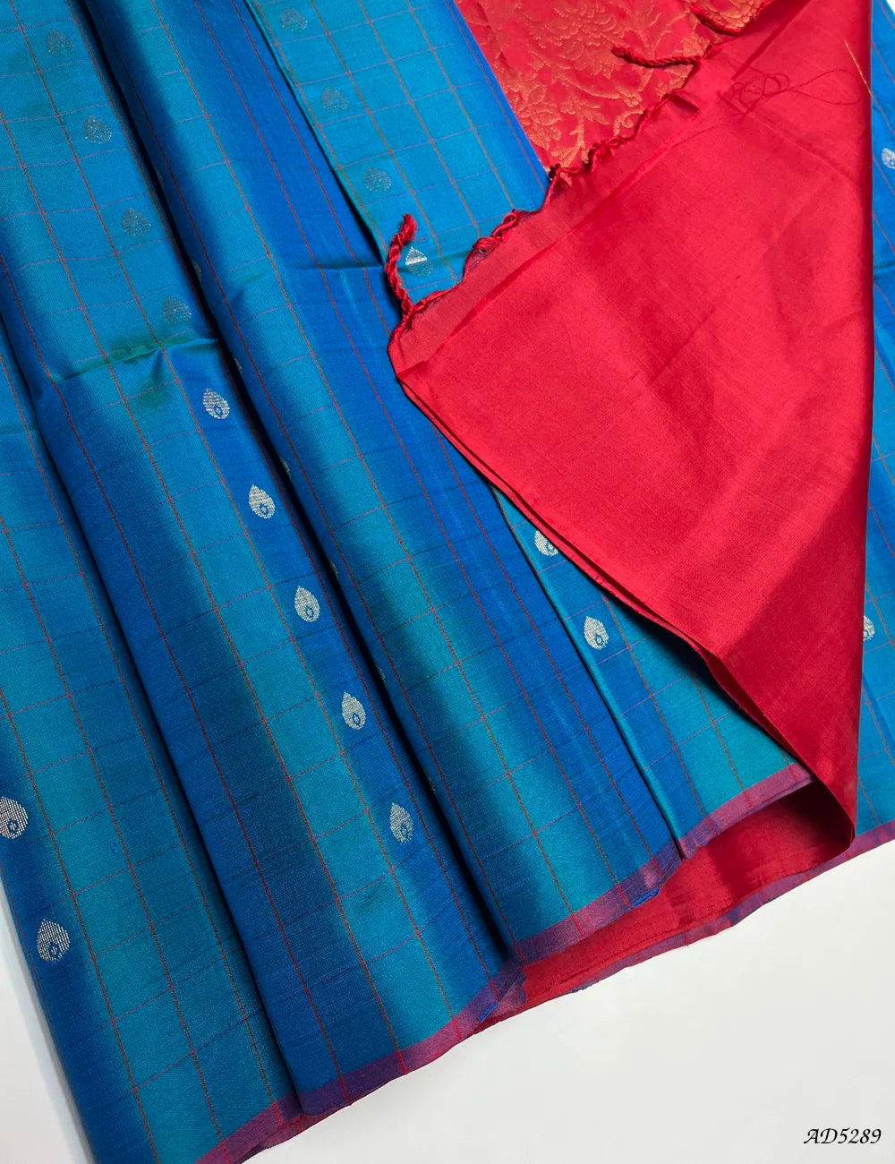Blue & Red - Checkerd Soft Silk Saree Pallu View