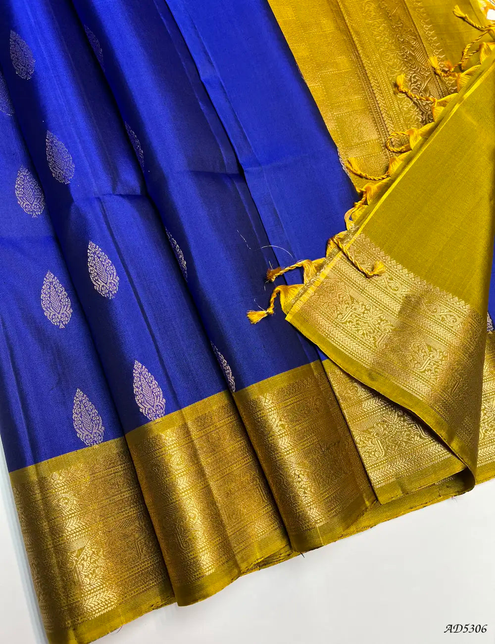Blue & Yellow - Kanchi Border Soft Silk Saree Pallu View