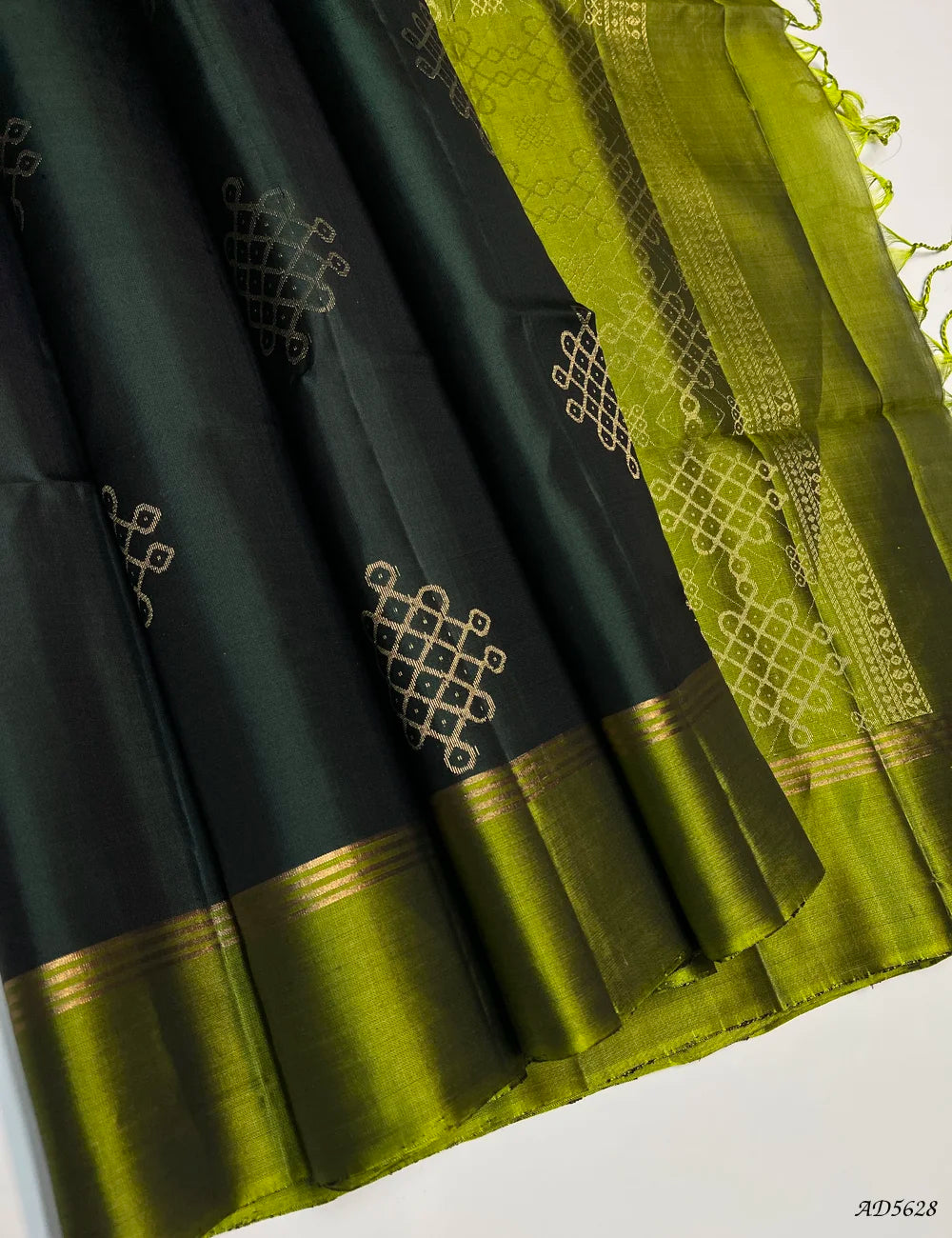 Bottle Green & Moss Green - Kolam Soft Silk Saree Front View