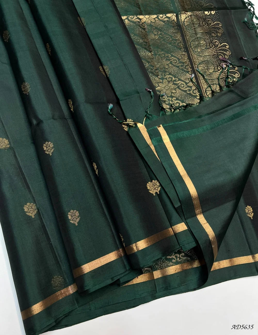 Bottle Green - Soft Silk Saree Pallu View
