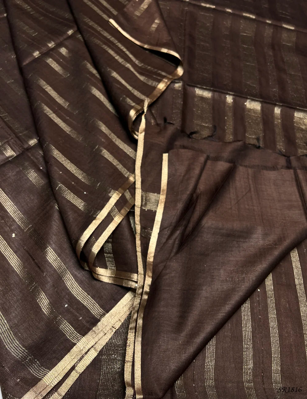 Chocolate - Moonga Silk Saree Pallu View